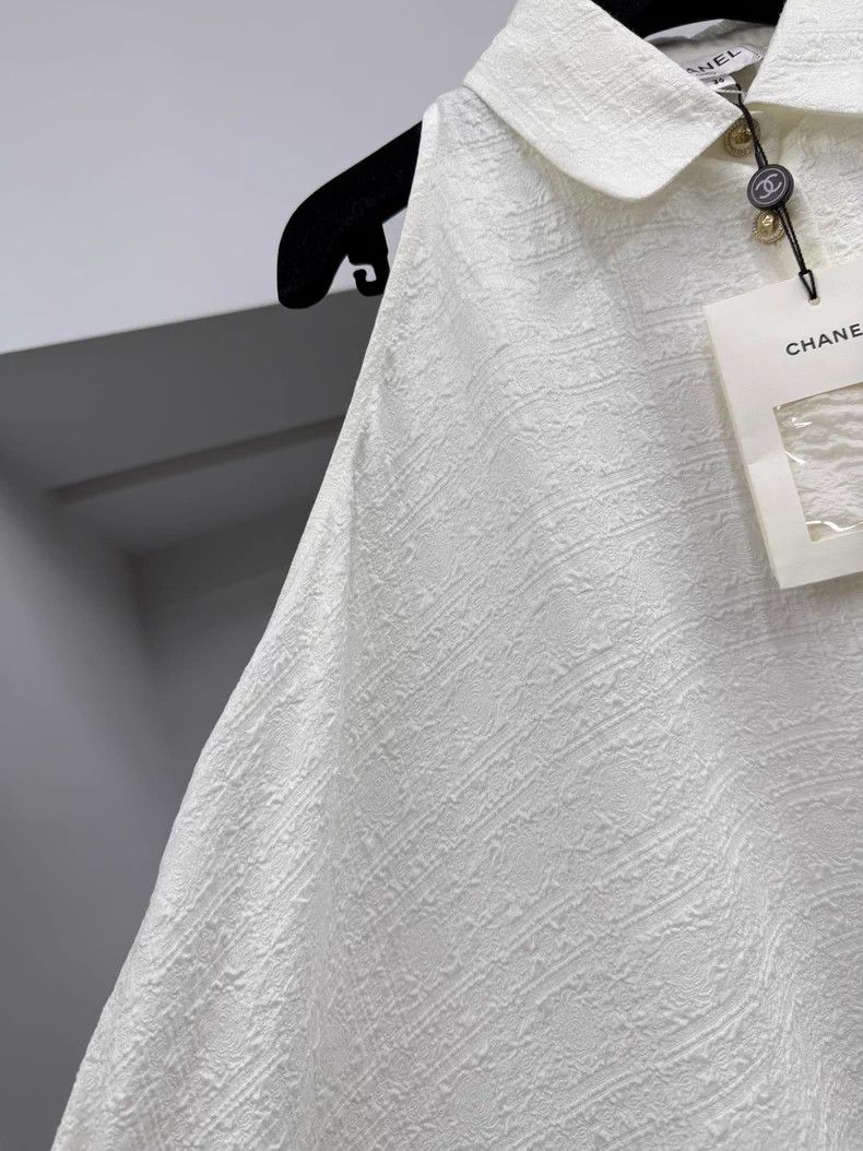 Chanel Chanel 26C early spring vacation white silk jacquard off-s Size XS / US 0-2 / IT 36-38 - 2 Thumbnail