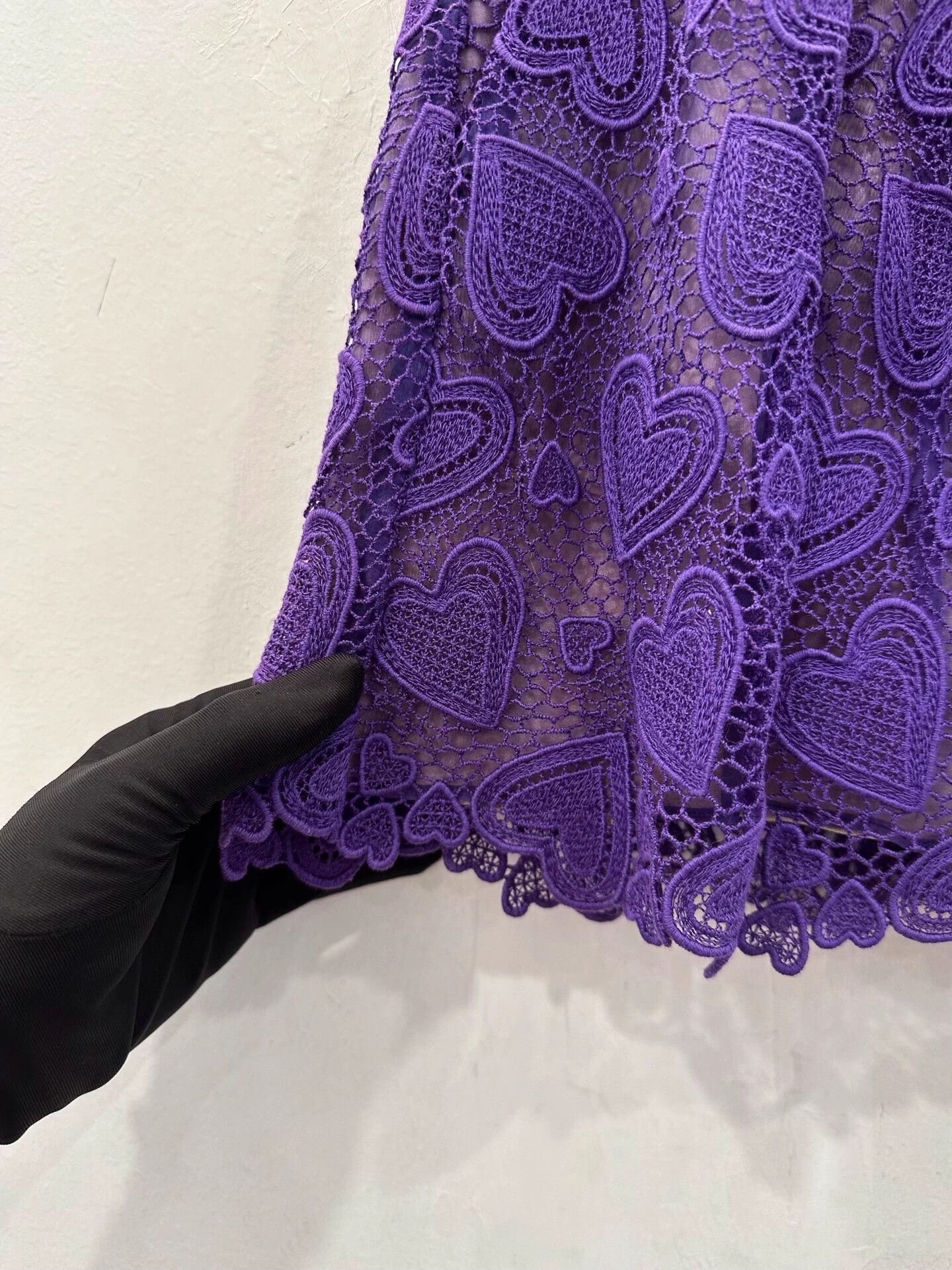 Miu Miu MIU MIU purple heart logo lace skirt women Size 26" / US 2 / IT 38 - 3 Thumbnail