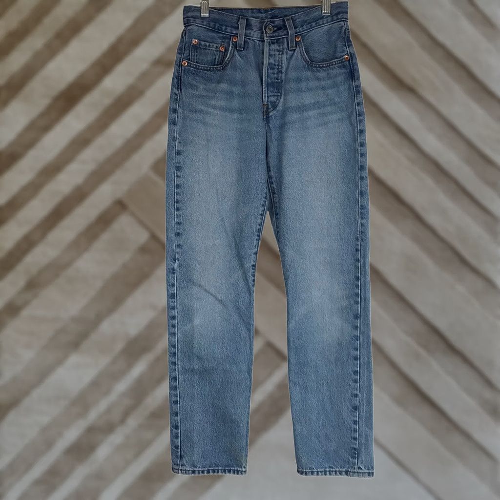 Levi's Levi'S 501 Original Fit Straight Leg Light Wash Blue Denim Jeans W24 L30 - Classic Size 40" / US 18 - 1 Thumbnail