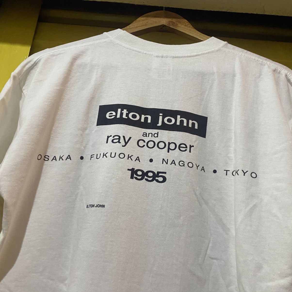 Band Tees × Vintage Vintage Elton John and Ray Cooper Band Tee Size US L / EU 52-54 / 3 - 4 Thumbnail