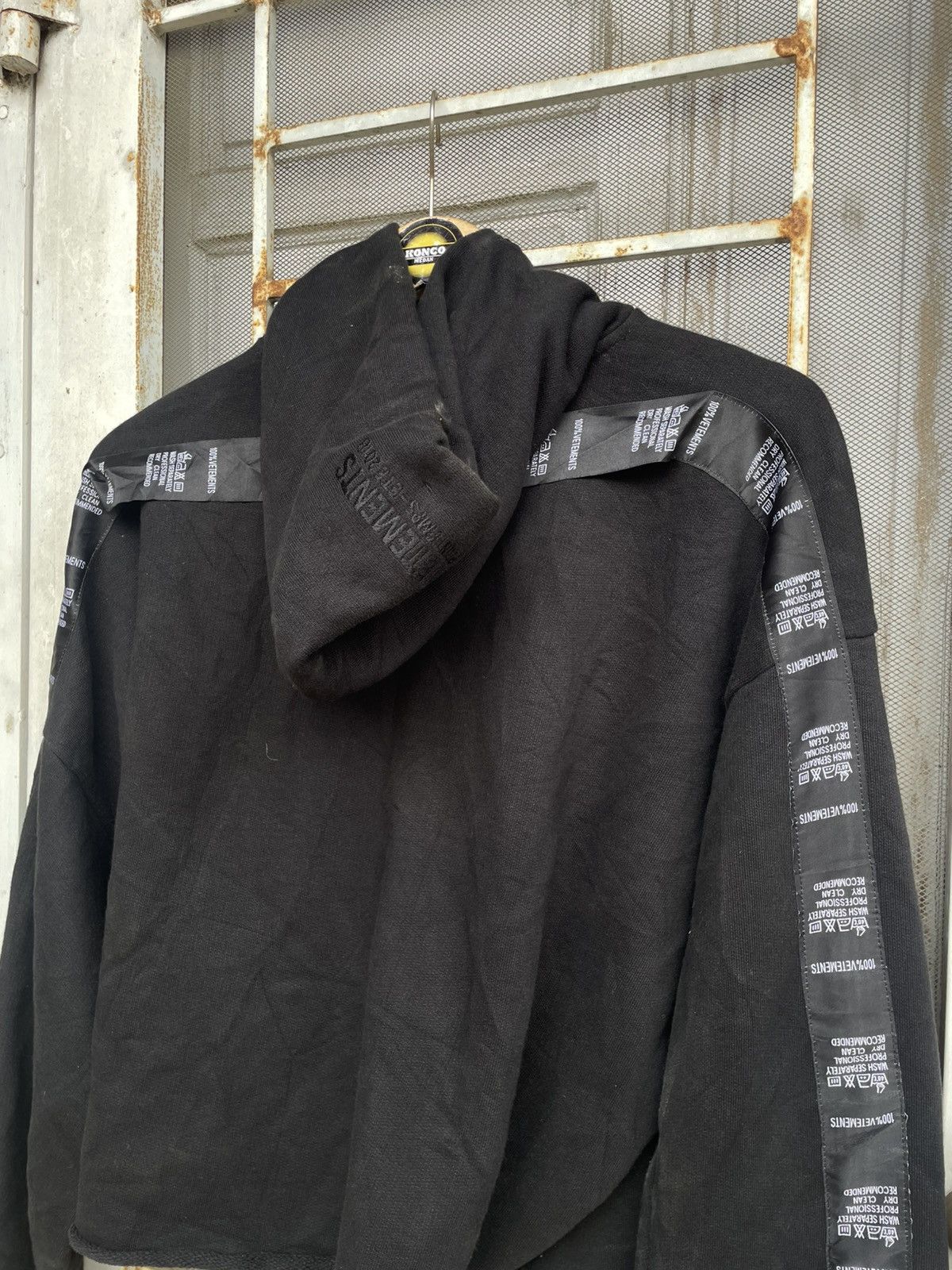 vetements hooded sweatshirt with ribbons