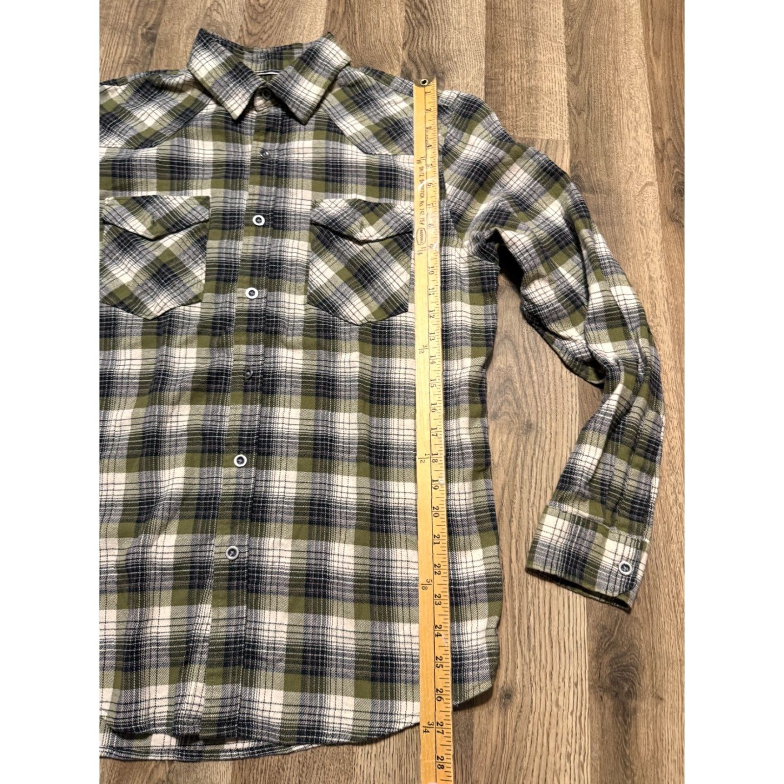 Wrangler Wrangler Shirt Mens M Green White Black Plaid Long Sleeve Button-Up Shirt Size US M / EU 48-50 / 2 - 7 Thumbnail