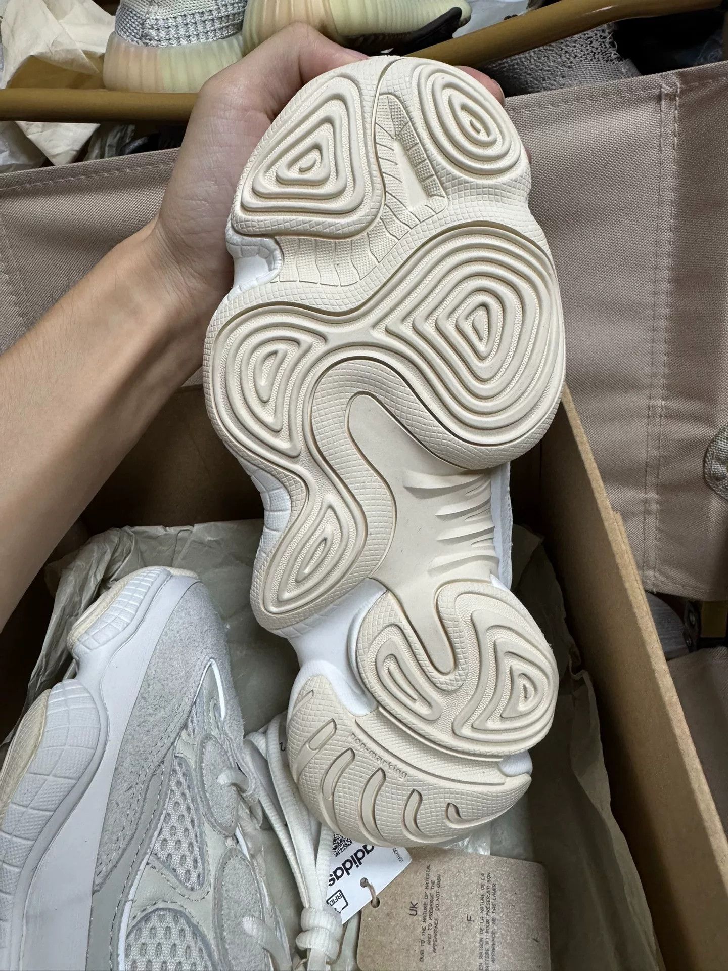 Adidas Adidas YEEZY500 White Lowtop Sneakers 39 Men Size US 6.5 / EU 39-40 - 1 Thumbnail