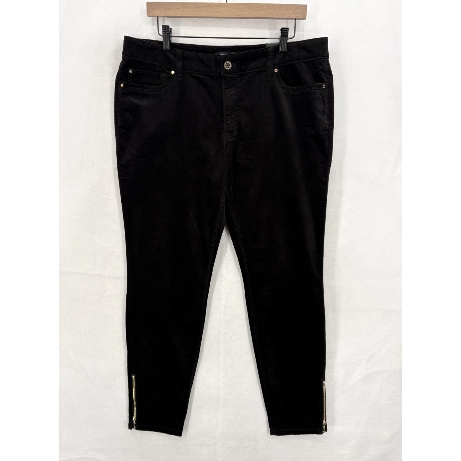 White House Black Market White House Black Market Skinny Pants Womens 14R Black Stretch Ankle Velvet Pants Women's 14R Black Velvet Ankle Zip Pockets Stretch Slim 30in Inseam Size 36" / US 14 / IT 50 - 2 Thumbnail