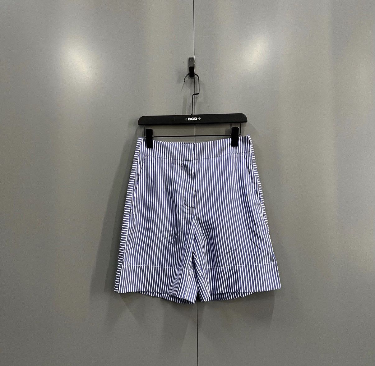 Burberry Burberry Striped Shorts J41 Size 25" / US 0 / IT 36 - 1 Thumbnail