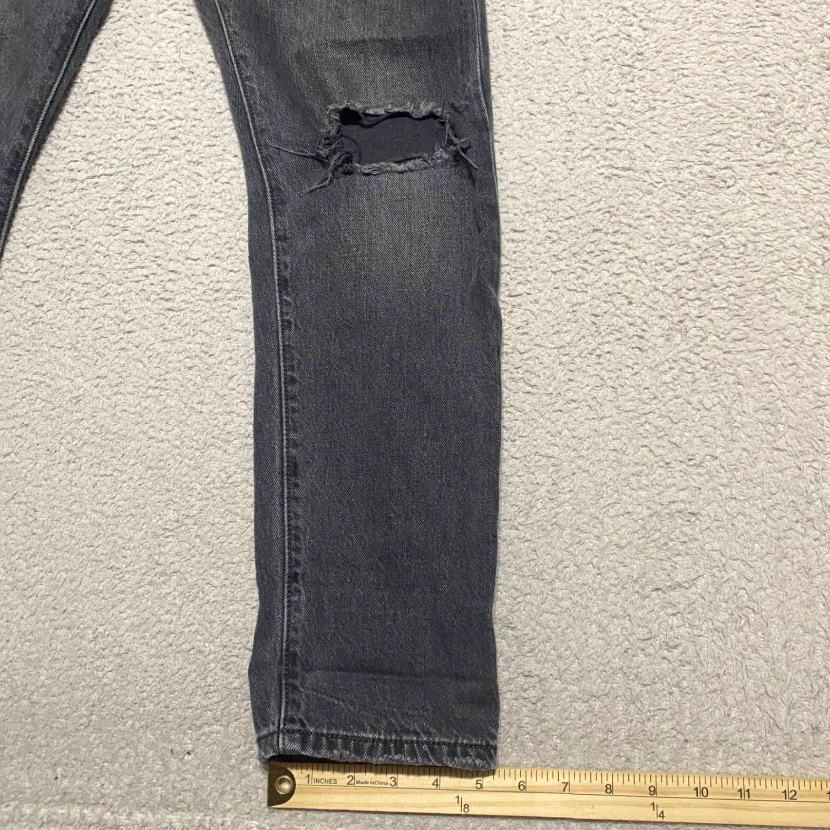 Levi's Levi's 501 Jeans Mens 26x28 Gray Denim Straight Medium Wash Distressed Size US 28 / EU 44 - 2 Thumbnail