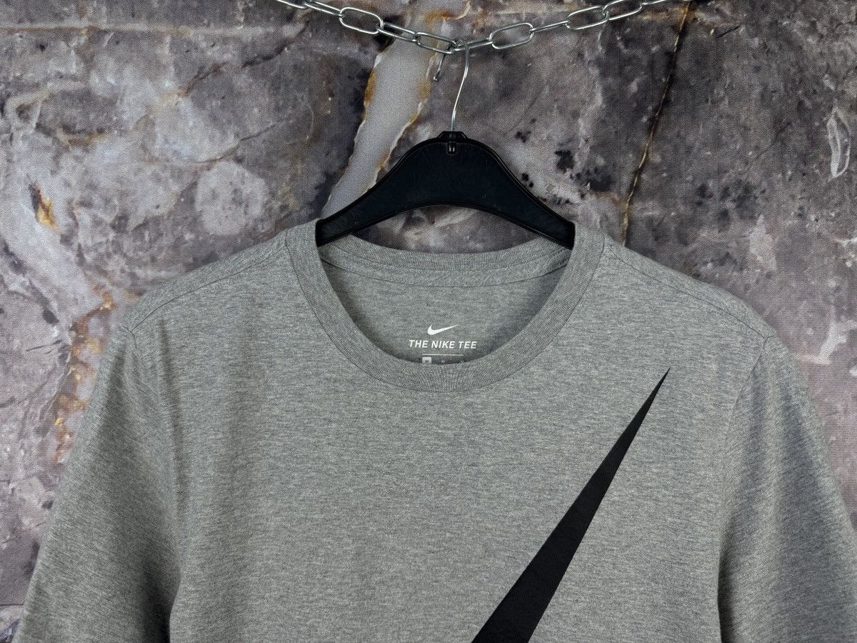 Nike Nike Men’s Grey T-Shirt Large Black Swoosh Logo Size Medium Size US M / EU 48-50 / 2 - 2 Thumbnail