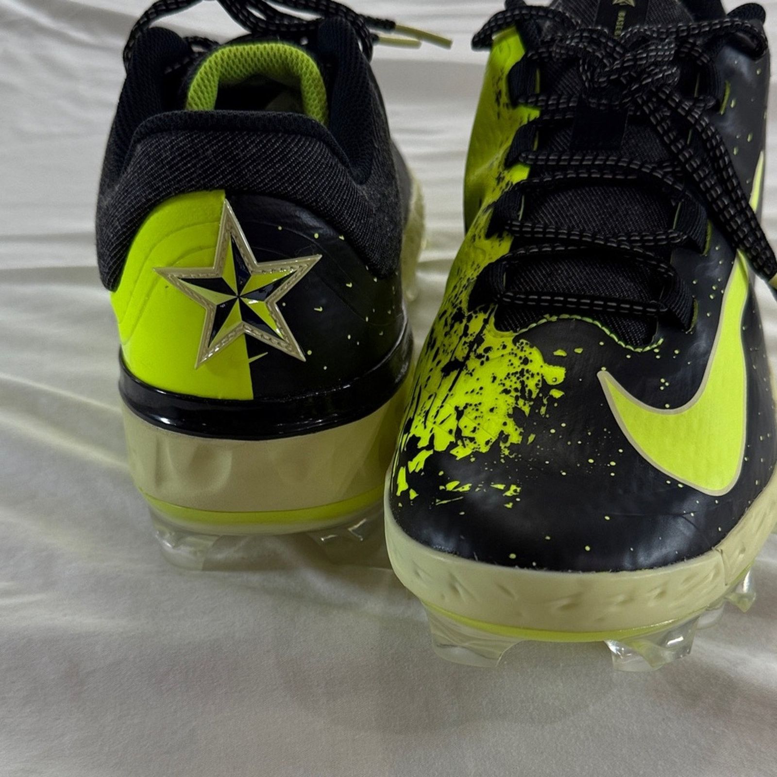 Nike Nike-Alpha Huarache Elite 4 Low MCS '24 All-Star' sz US M 11 Size US 11 / EU 44 - 5 Thumbnail