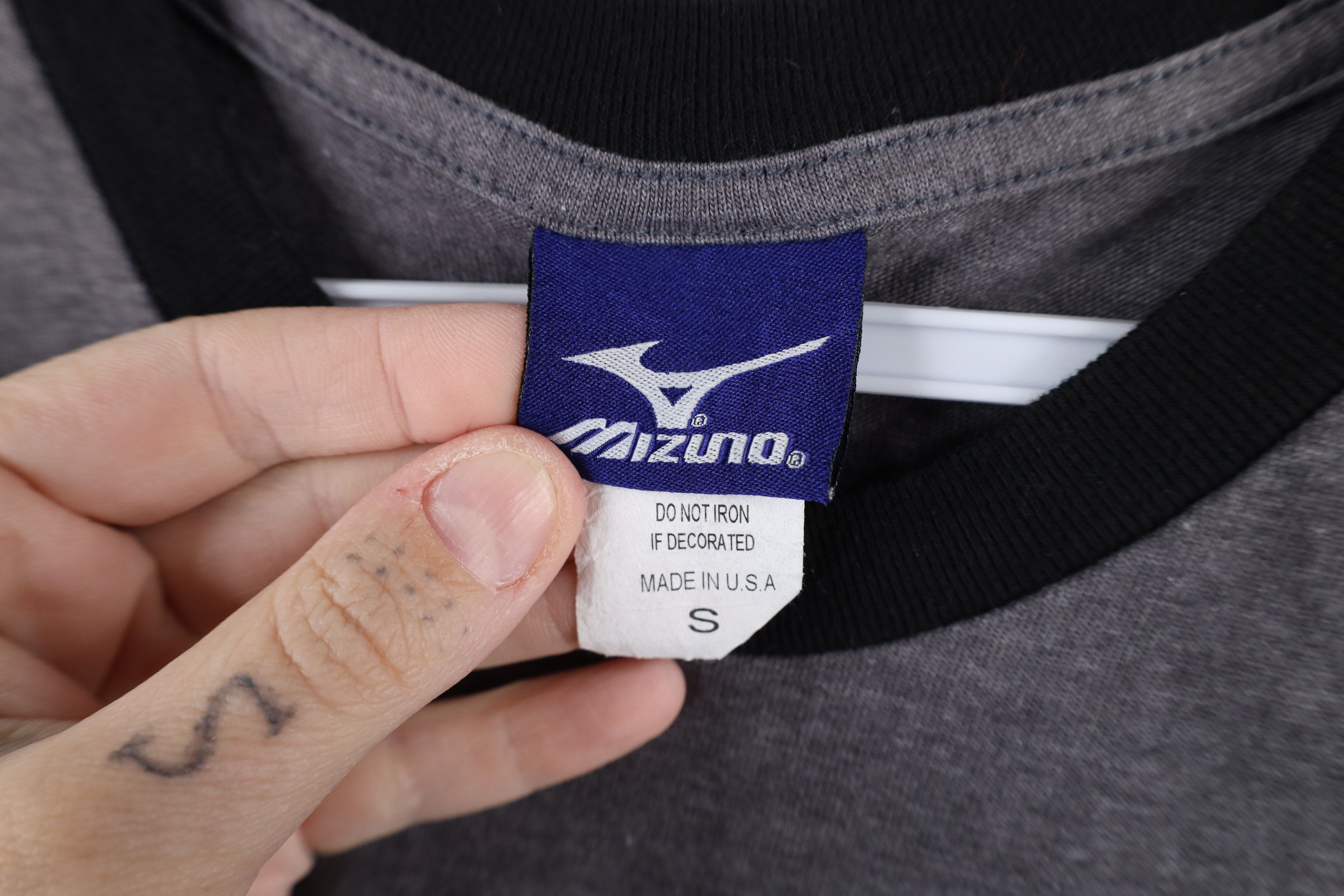 Mizuno × Vintage Vintage 90s Mizuno Big Logo Short Sleeve T-Shirt Gray USA Size US S / EU 44-46 / 1 - 6 Thumbnail