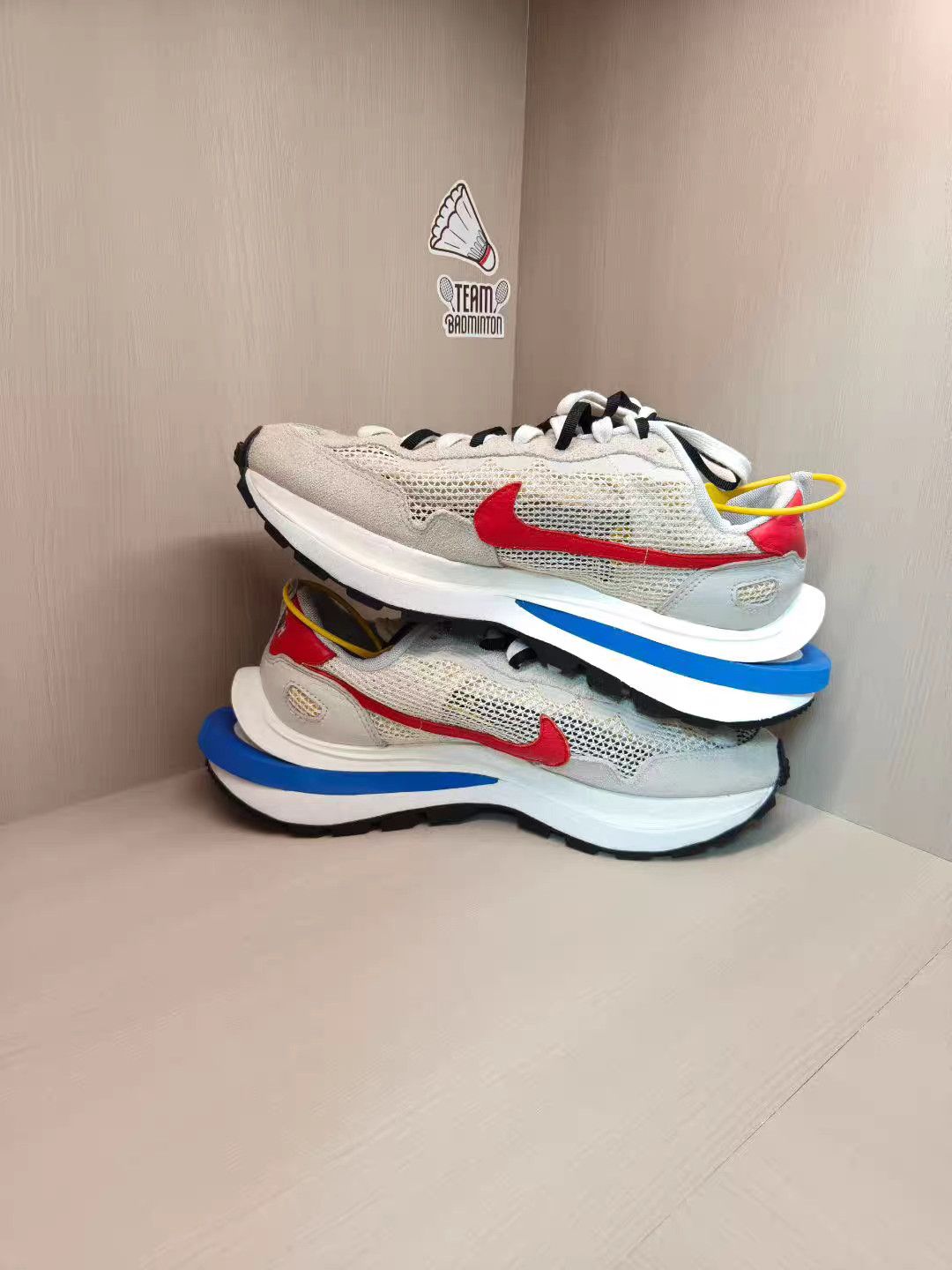 Nike Nike × sacai 3.0 Grey/White/Red K15 Size US 11.5 / EU 44-45 - 3 Thumbnail