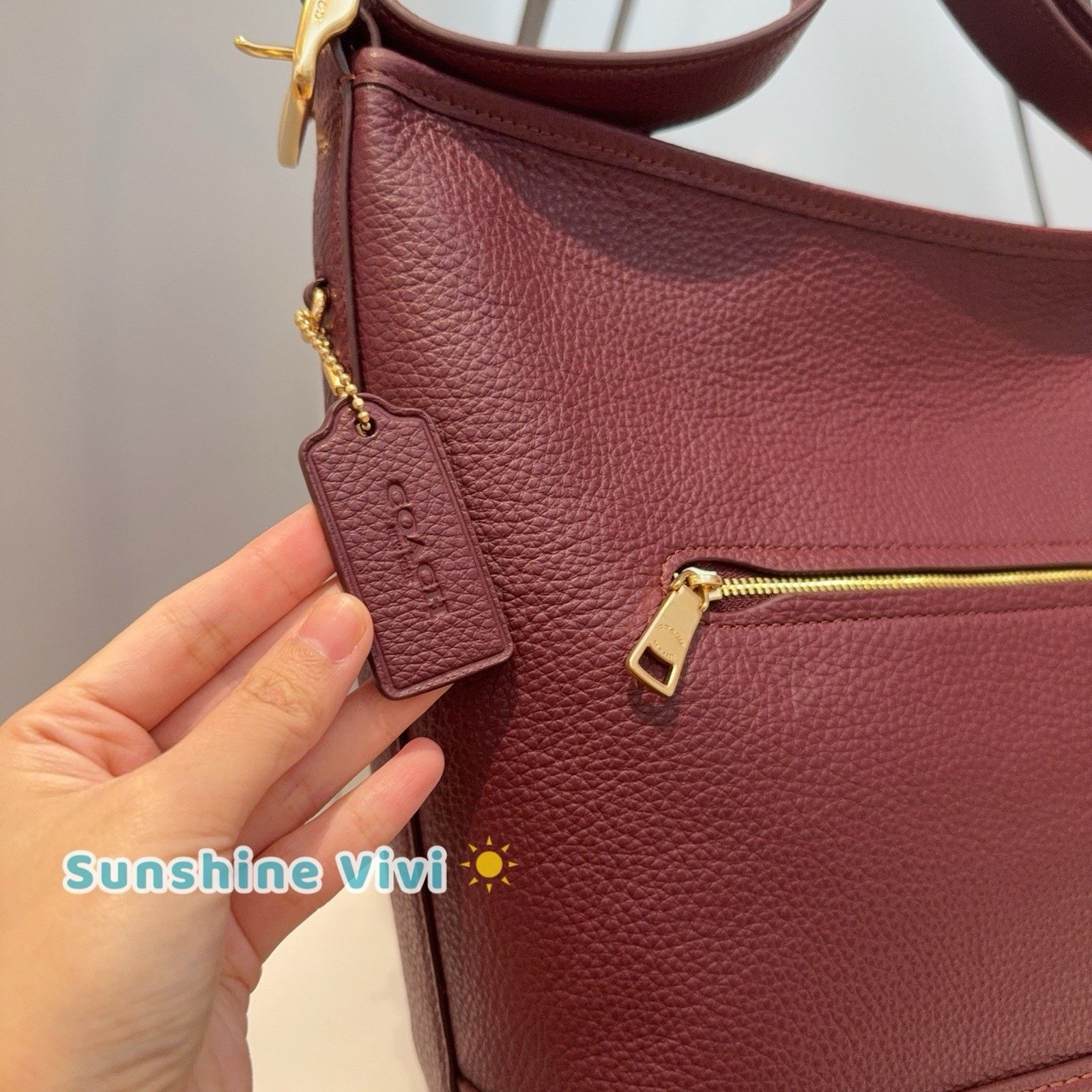 Coach NWT COACH Jude Duffle bag Leather CBH18 Dark Wine Size ONE SIZE - 5 Thumbnail