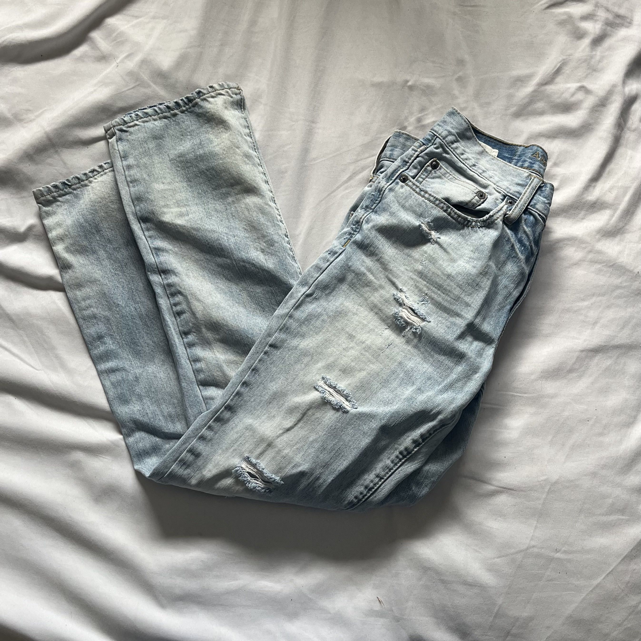 American Eagle Outfitters American Eagle Outfitters Faded and Distressed Blue Jeans Size 28" / US 6 / IT 42 - 1 Thumbnail