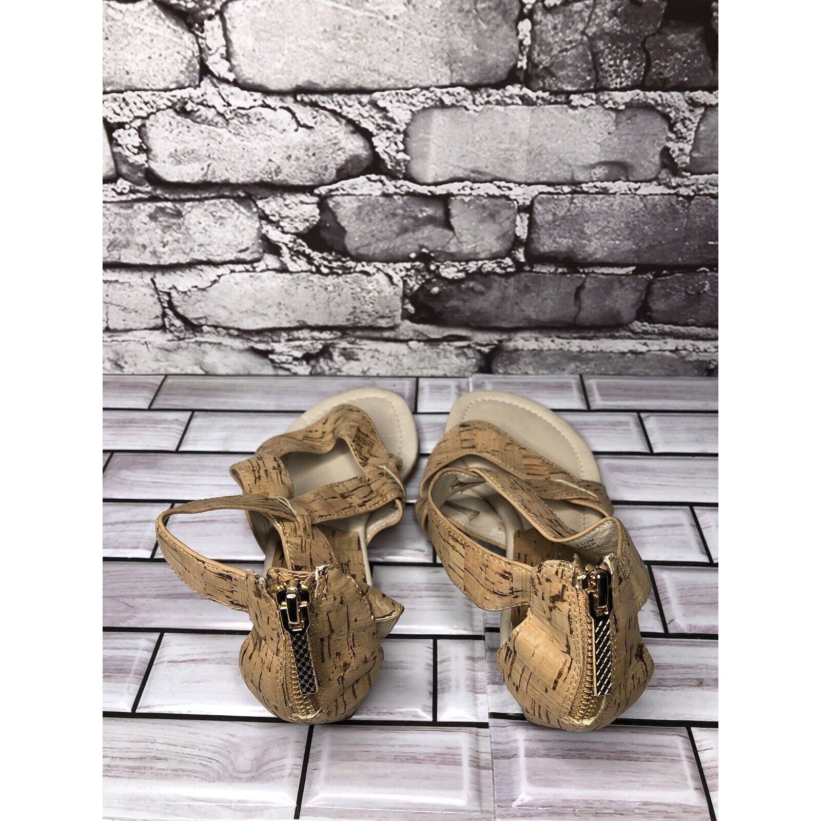 Donald Pliner Donald Pliner Deann Tan Cork Wedge Back Zipper Sandals Women Size US 7.5 / IT 37.5 - 4 Thumbnail