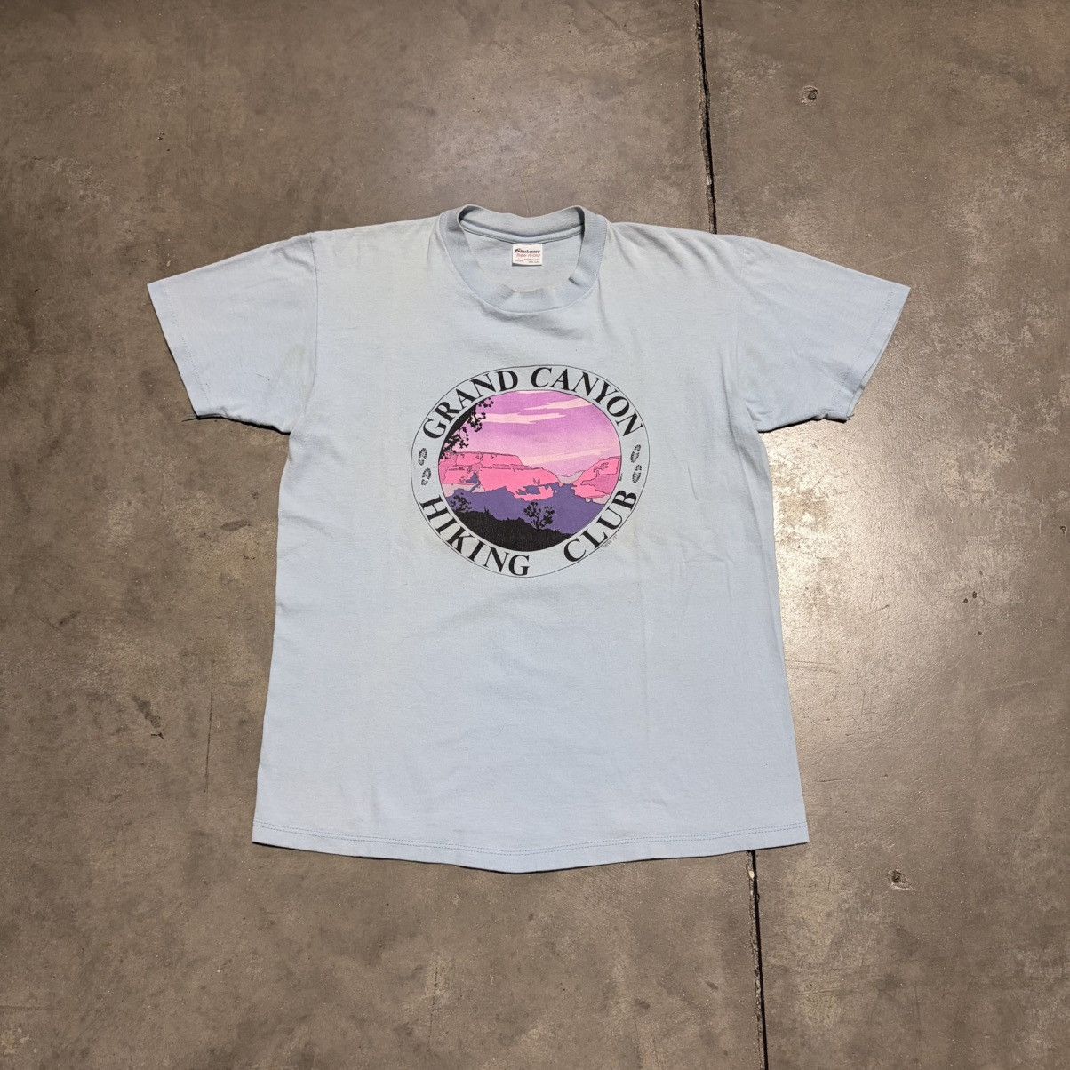 Vintage Vintage Grand Canyon Hiking Club 80s Graphic T shirt Stedman Size US L / EU 52-54 / 3 - 1 Thumbnail