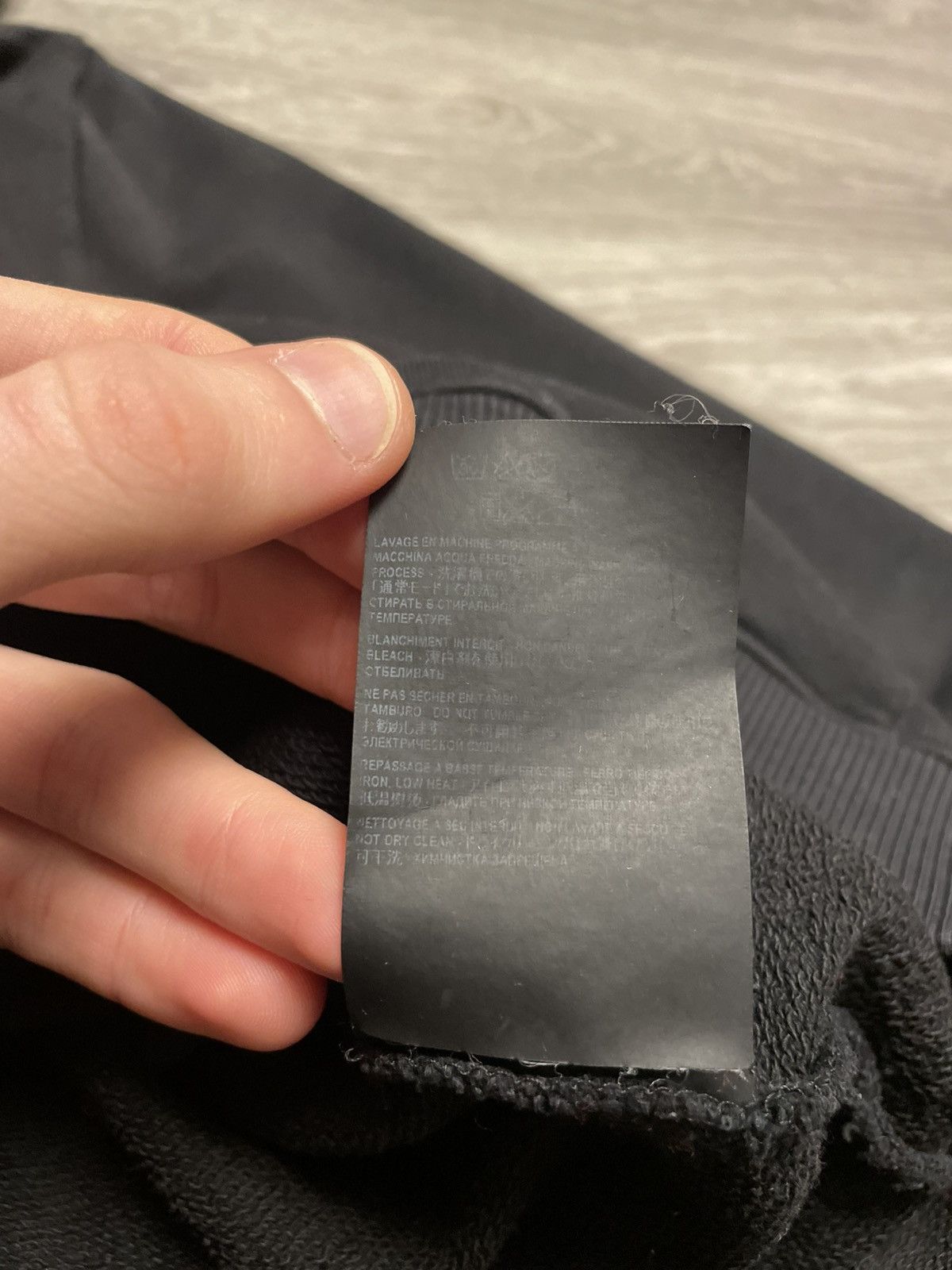 Saint Laurent Paris 2018 Saint Laurent Paris Black Center Logo Hoodie Size US L / EU 52-54 / 3 - 17 Thumbnail