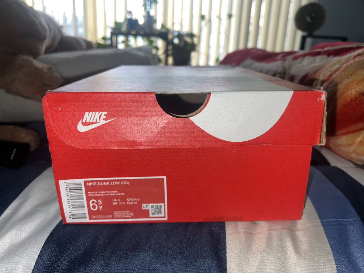Nike Nike Dunk Low Triple Pink GS 6.5Y (8W) DH9765-600 Size US 6.5 / IT 36.5 - 9 Thumbnail