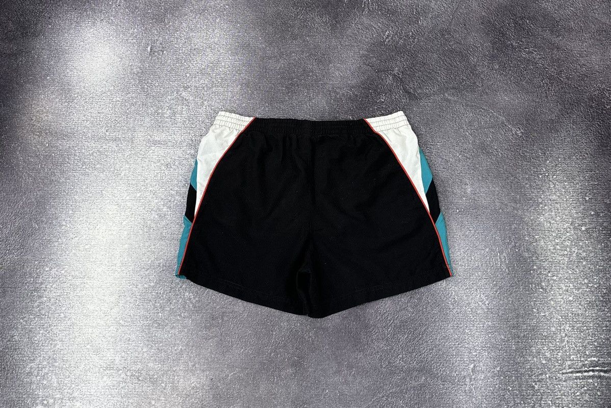 Adidas Vintage 90s Adidas Y2K Retro Hype Casual Shorts Size US 32 / EU 48 - 2 Thumbnail