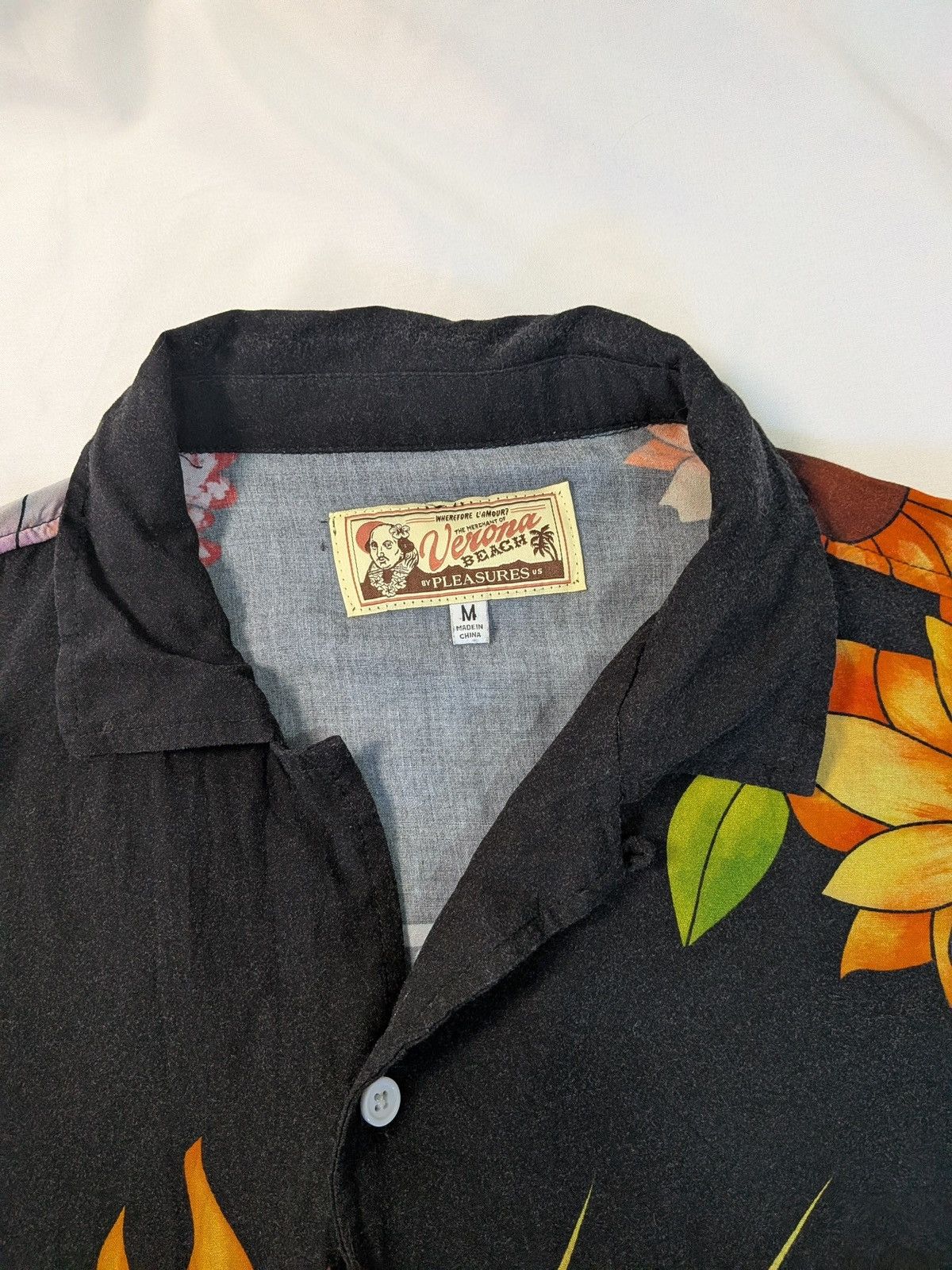 Pleasures RARE Pleasures "Romeo" Gangster Rayon Shirt Black Men’s M Size US M / EU 48-50 / 2 - 5 Thumbnail