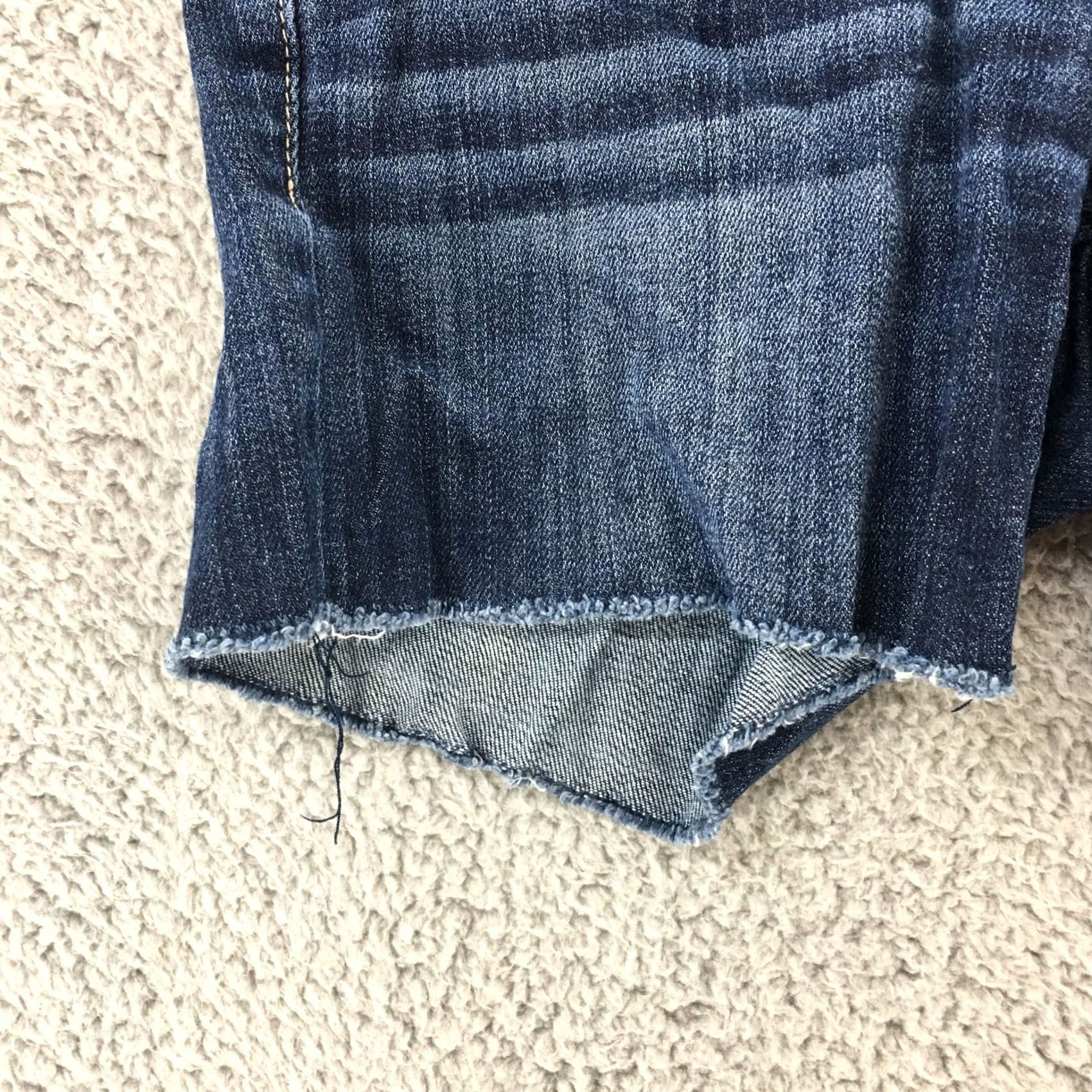 American Eagle Outfitters American Eagle Outfitters Cut-off Shorts Womens 2 Blue Denim Low Rise Zip Fly Size 26" / US 2 / IT 38 - 4 Thumbnail