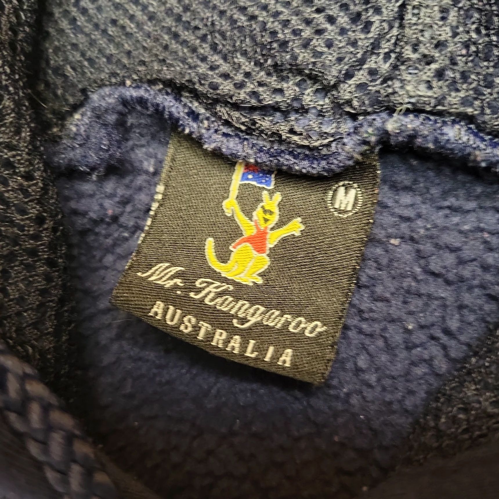 KangaROOS VINTAGE Mr Kangaroo Hoodie Mens M Navy Blue AUS Australia Flag Pullover Blue Cotton Blend Fleece Solid Long Sleeve Pullover Vintage Mens Regular Size US M / EU 48-50 / 2 - 3 Thumbnail