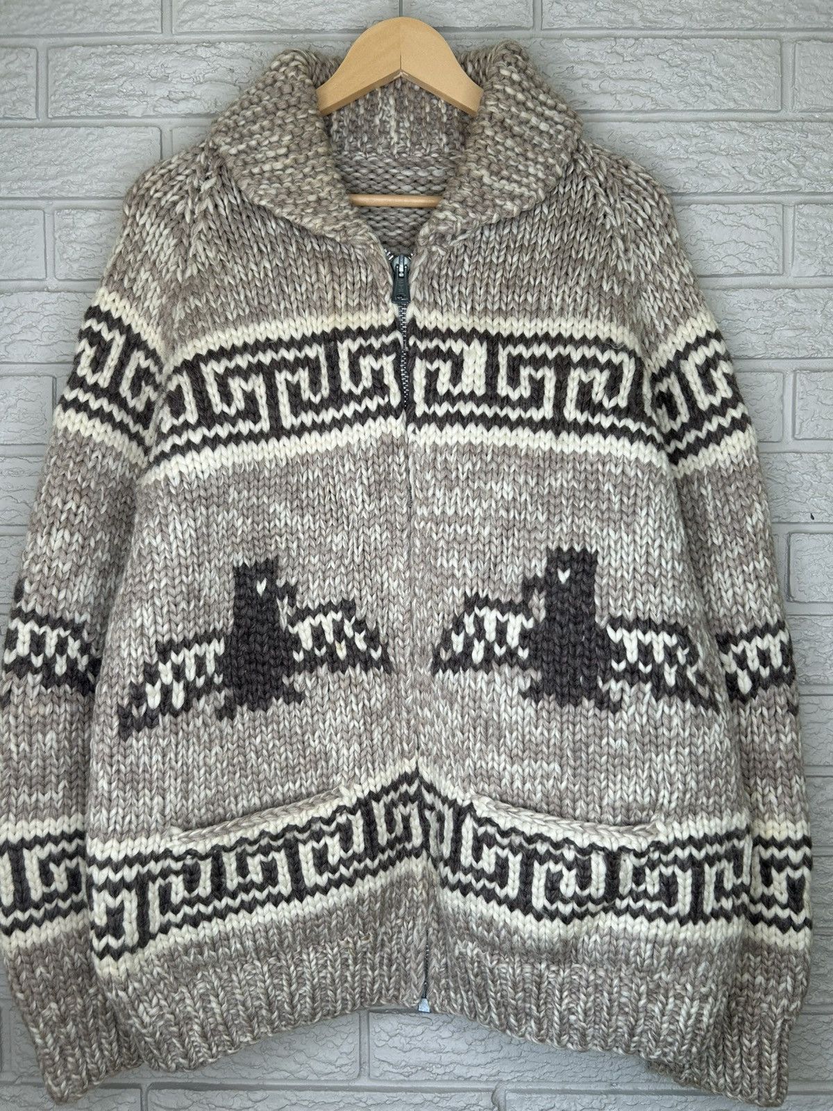 Vintage Vintage 60s Cowichan Thunderbird Hand Knit Wool Zip Up Size US L / EU 52-54 / 3 - 8 Thumbnail