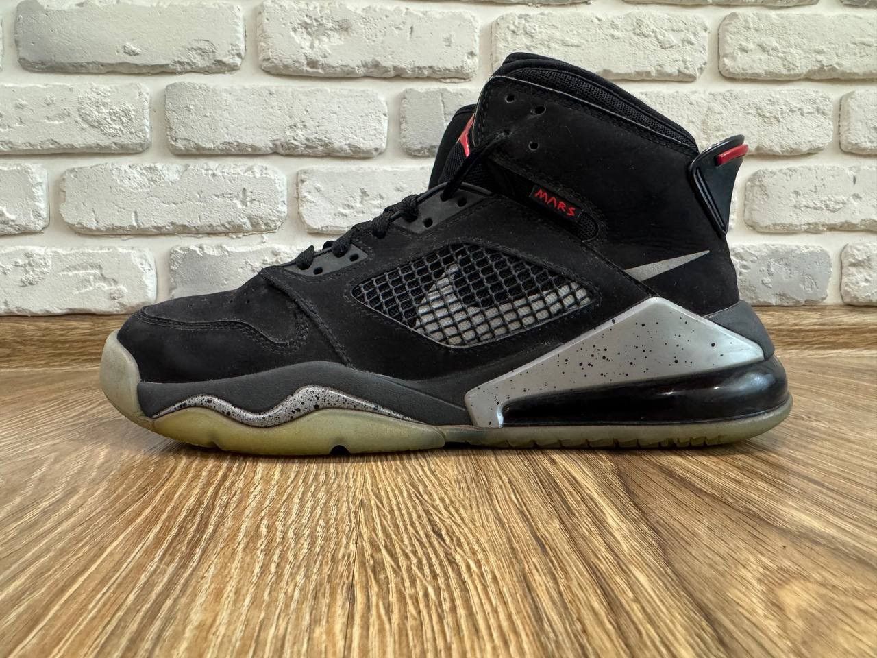 Jordan Brand × Nike Nike Air Jordan Mars 270 Size US 7.5 / EU 40-41 - 1 Thumbnail