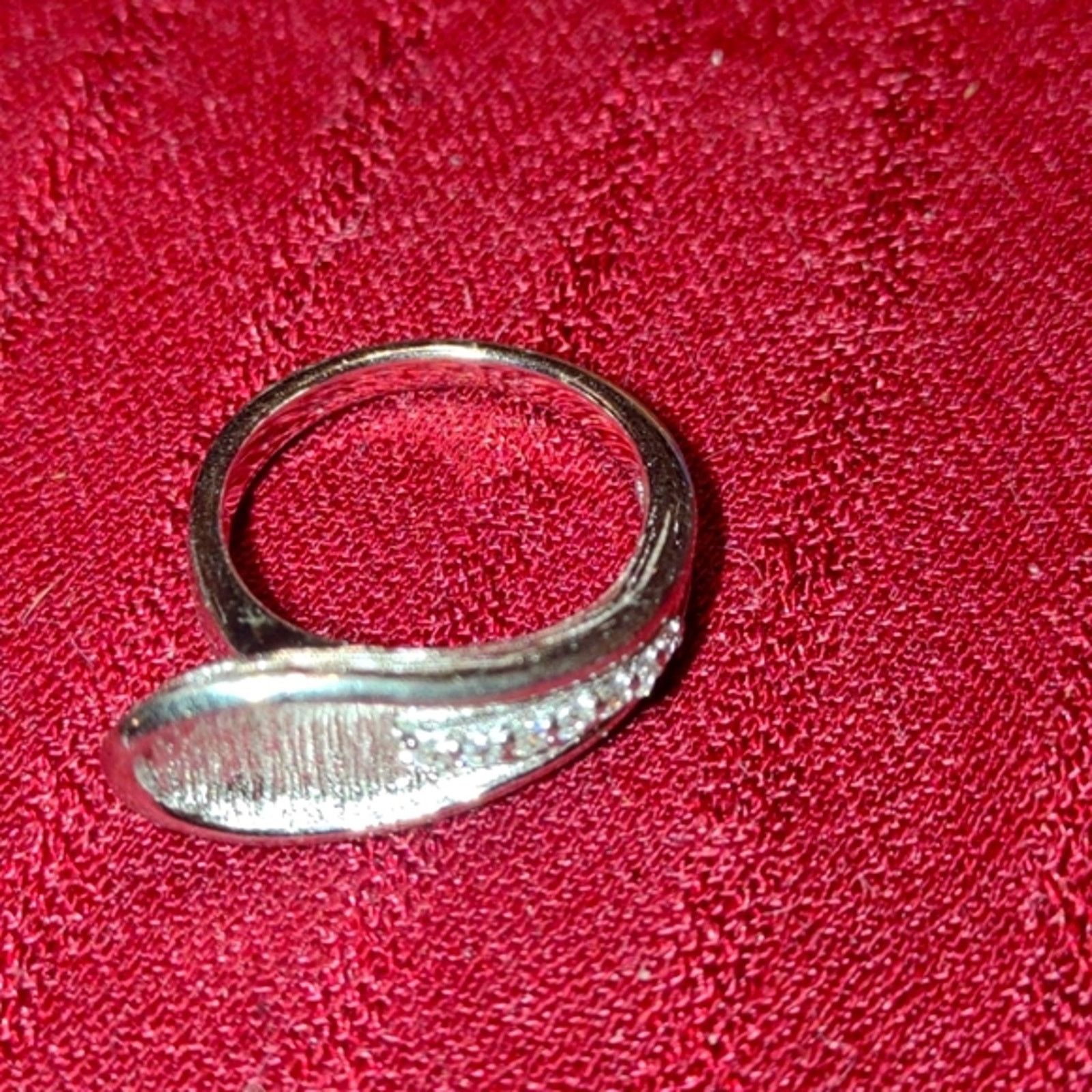 Sterling Silver Beautiful sterling silver and rhinestone ring sz 7 Size ONE SIZE - 2 Thumbnail
