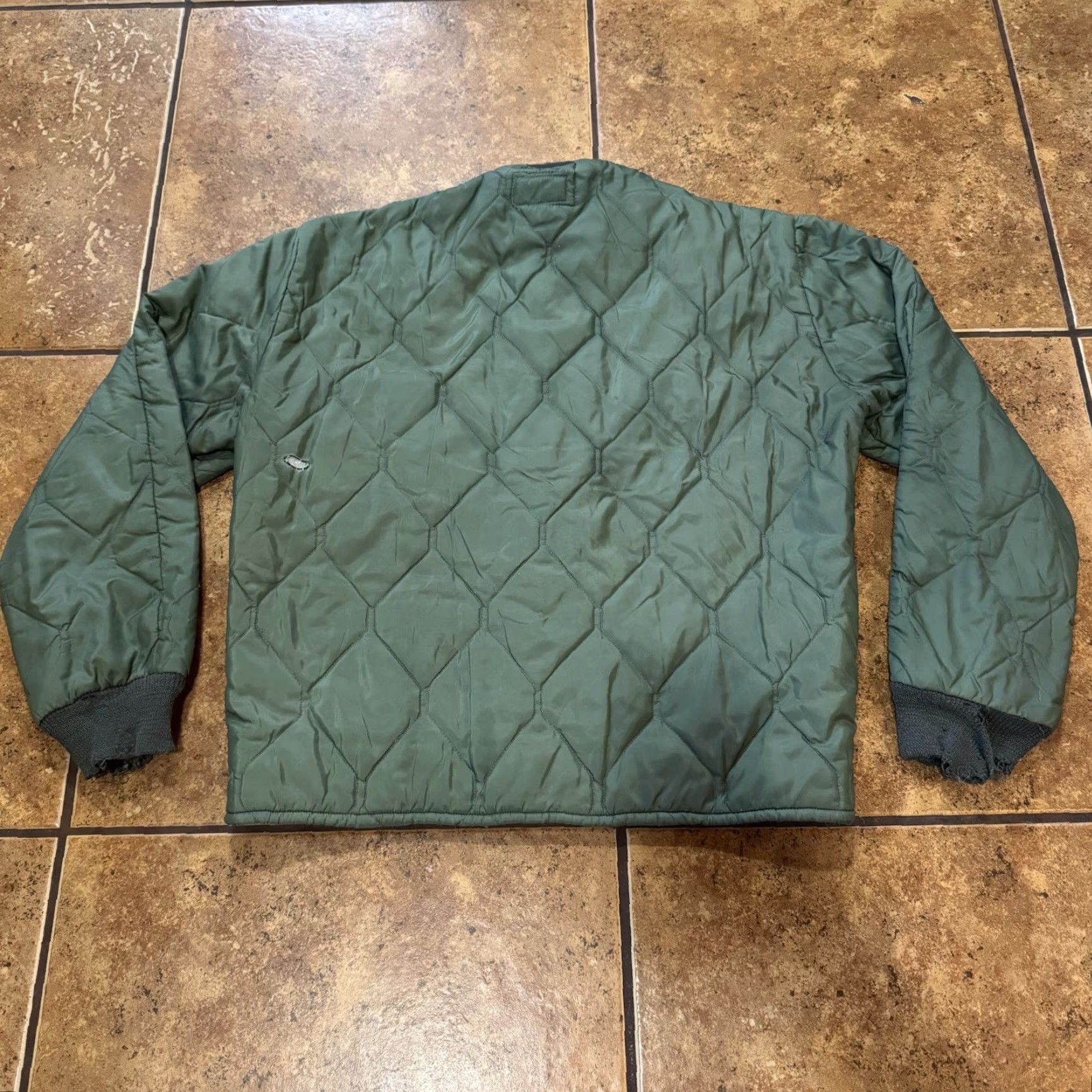 Vintage VINTAGE USAF CWU-9/P Quilted Jacket Mens M Arctic Insulated 70s Size US M / EU 48-50 / 2 - 3 Thumbnail