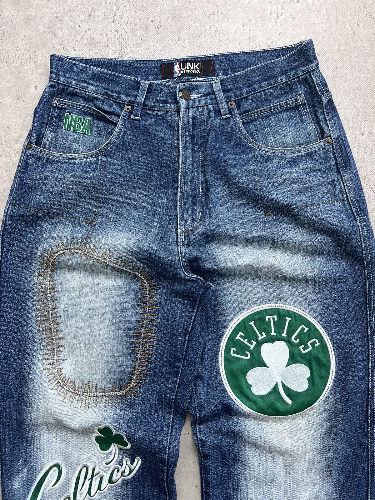 NBA × Vintage VINTAGE Y2K UNK DENIM BOSTON CELETICS EMBROIDERED NBA JEANS Size US 32 / EU 48 - 4 Thumbnail