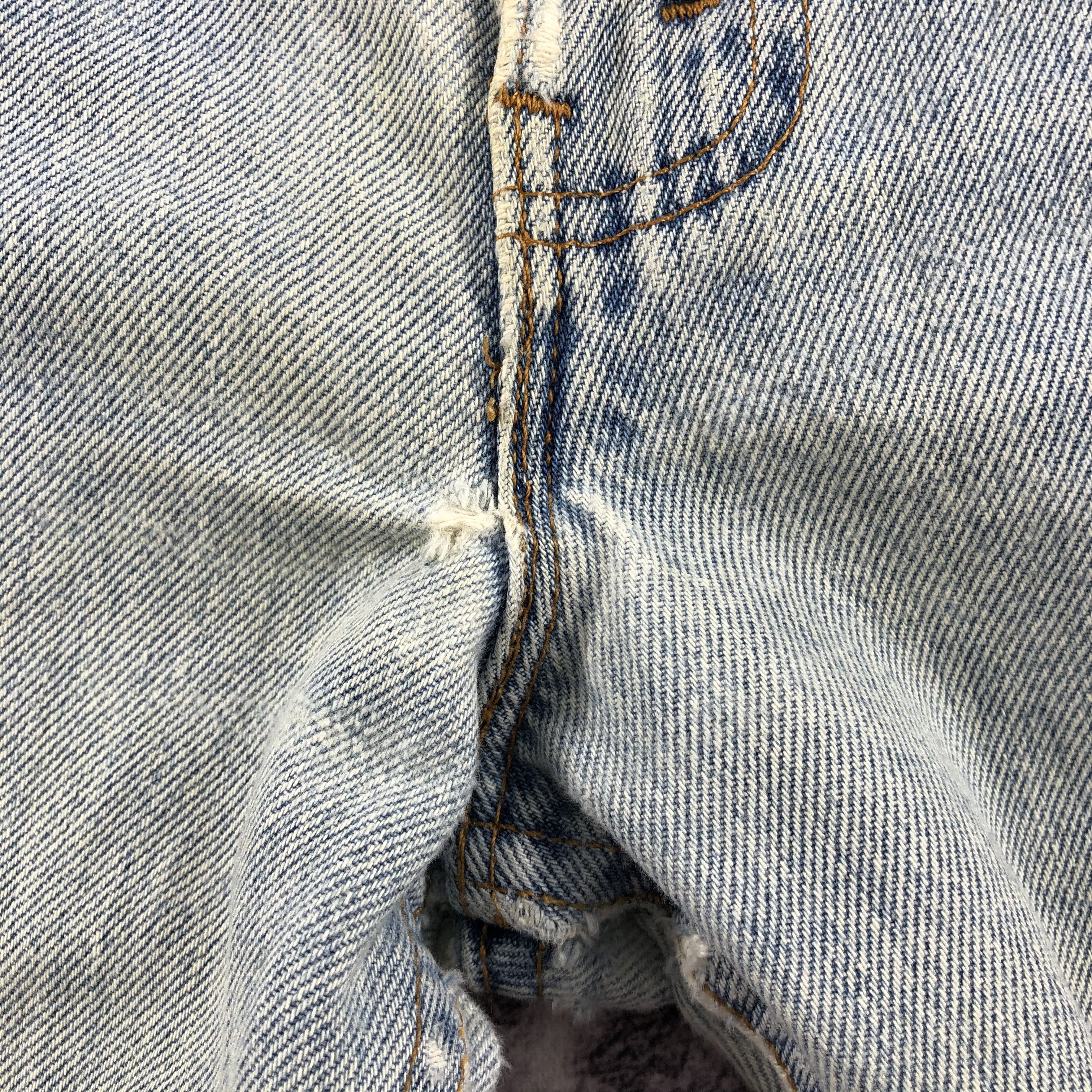 Levi's × Vintage 90s Vintage Light Wash Levis 560 Jeans-JM2312 Size US 35 - 12 Thumbnail