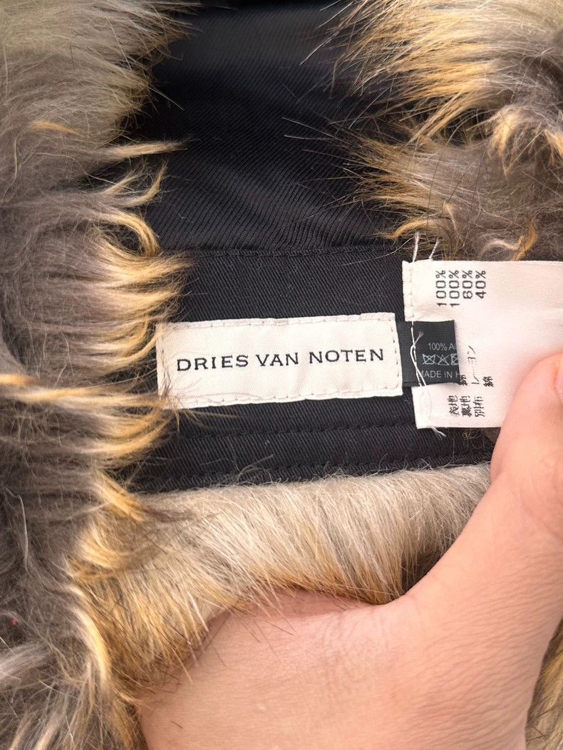 Dries Van Noten Dries van noten 20 Aw fur shawl Size ONE SIZE - 6 Thumbnail