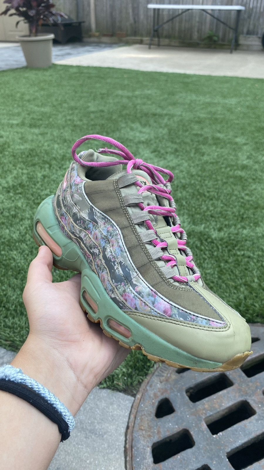 Nike Wmns Nike Air Max 95 ‘Floral Camo’ Size US 9 / EU 42 - 1 Thumbnail