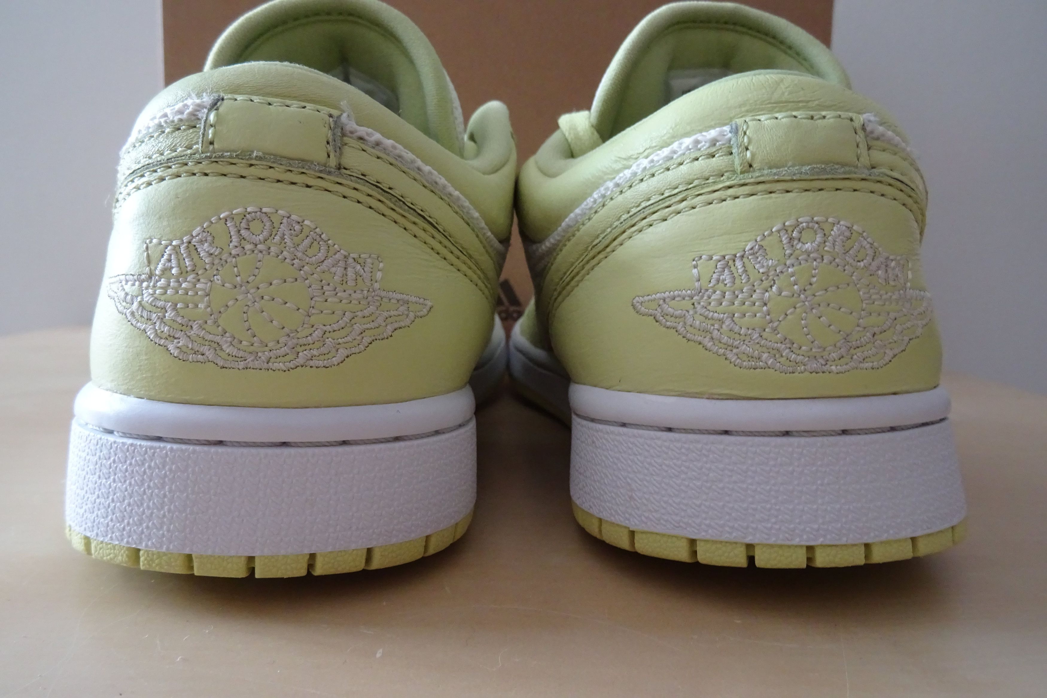 Jordan Brand Nike Air Jordan 1 Low (W) " Limelight " Sneaker Size US 7 / IT 37 - 7 Thumbnail