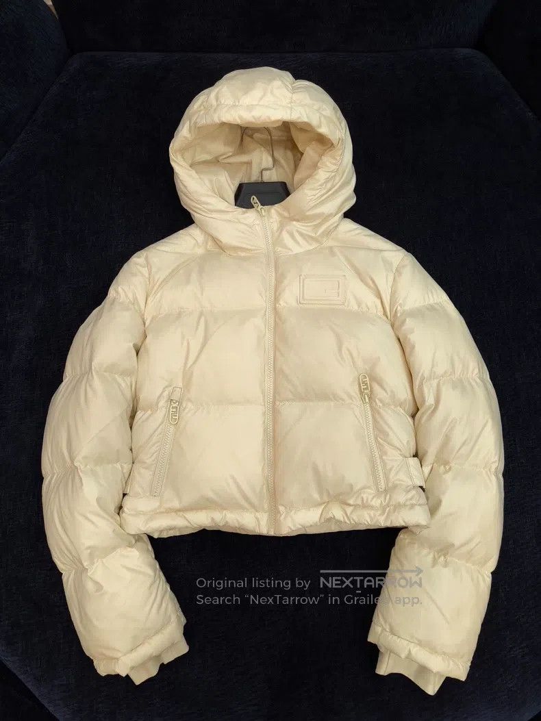 Fendi Fendi Solid color logo patch short hooded down jacket Size M / US 6-8 / IT 42-44 - 1 Thumbnail