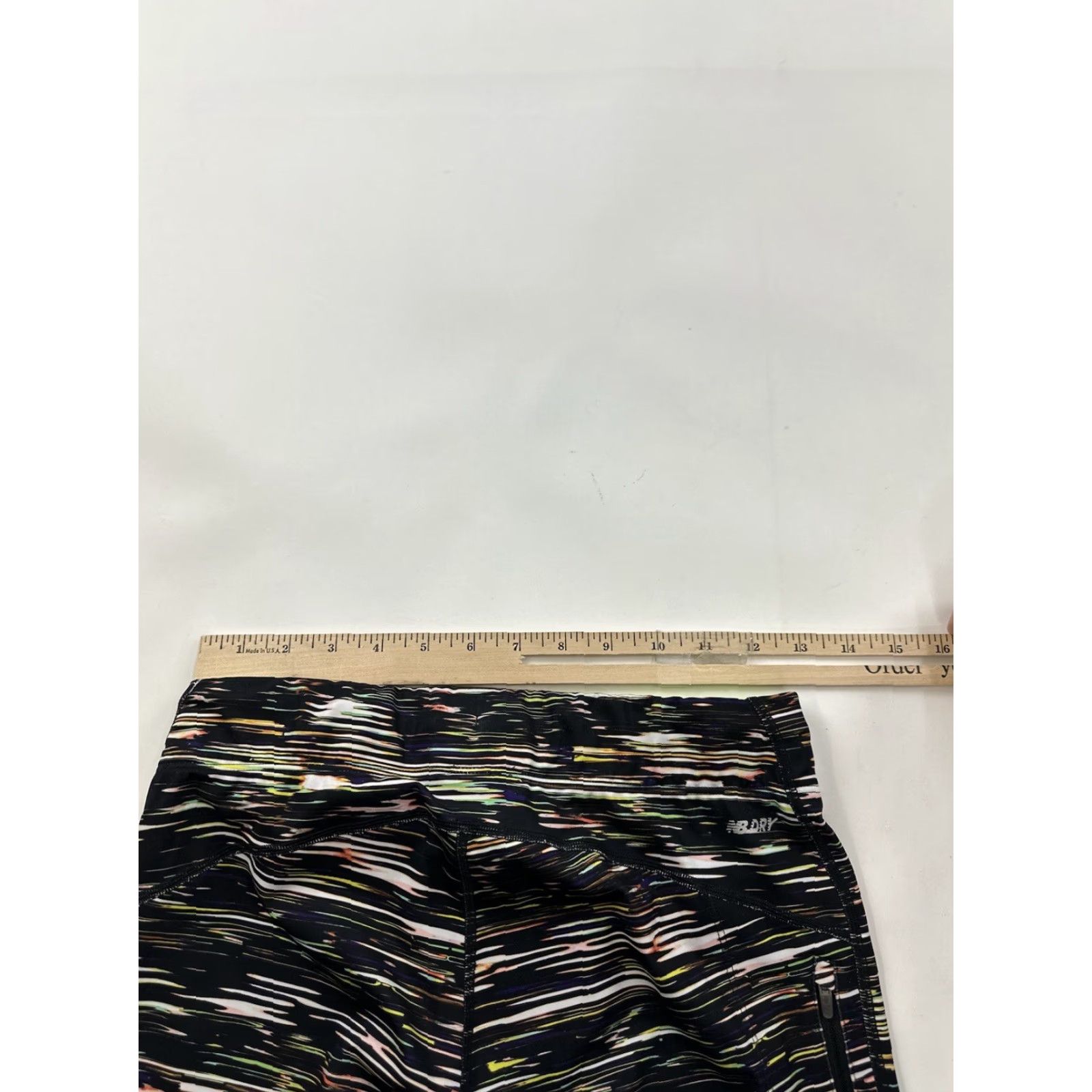 New Balance New Balance Leggings Women’s M Cropped Compression Multicolor Blue Striped Activewear Women's Leggings Size 32" / US 10 / IT 46 - 7 Thumbnail