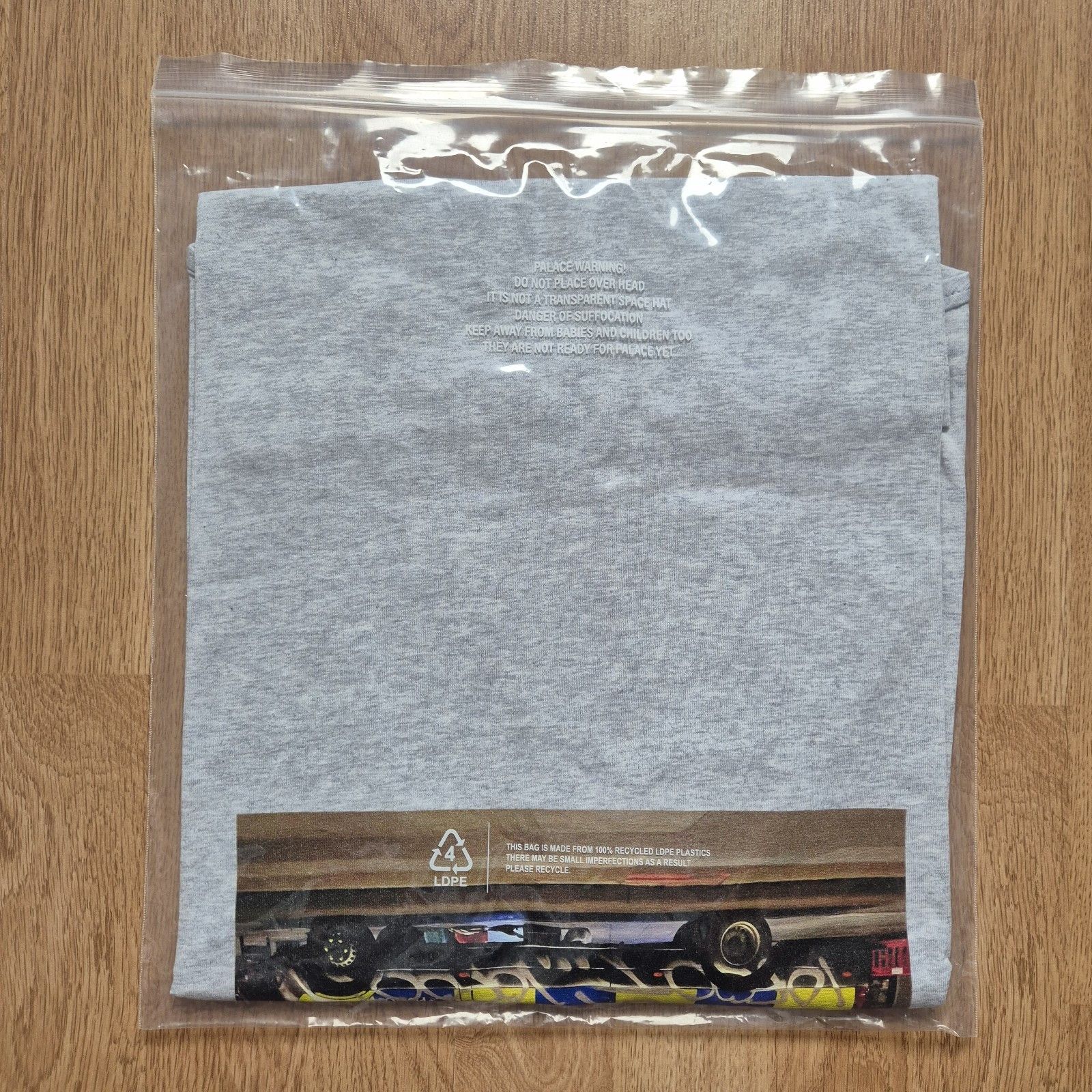 Palace Palace 10Foot T-Shirt Grey XL Brand New In Dustbag FW23 Size US XL / EU 56 / 4 - 3 Thumbnail