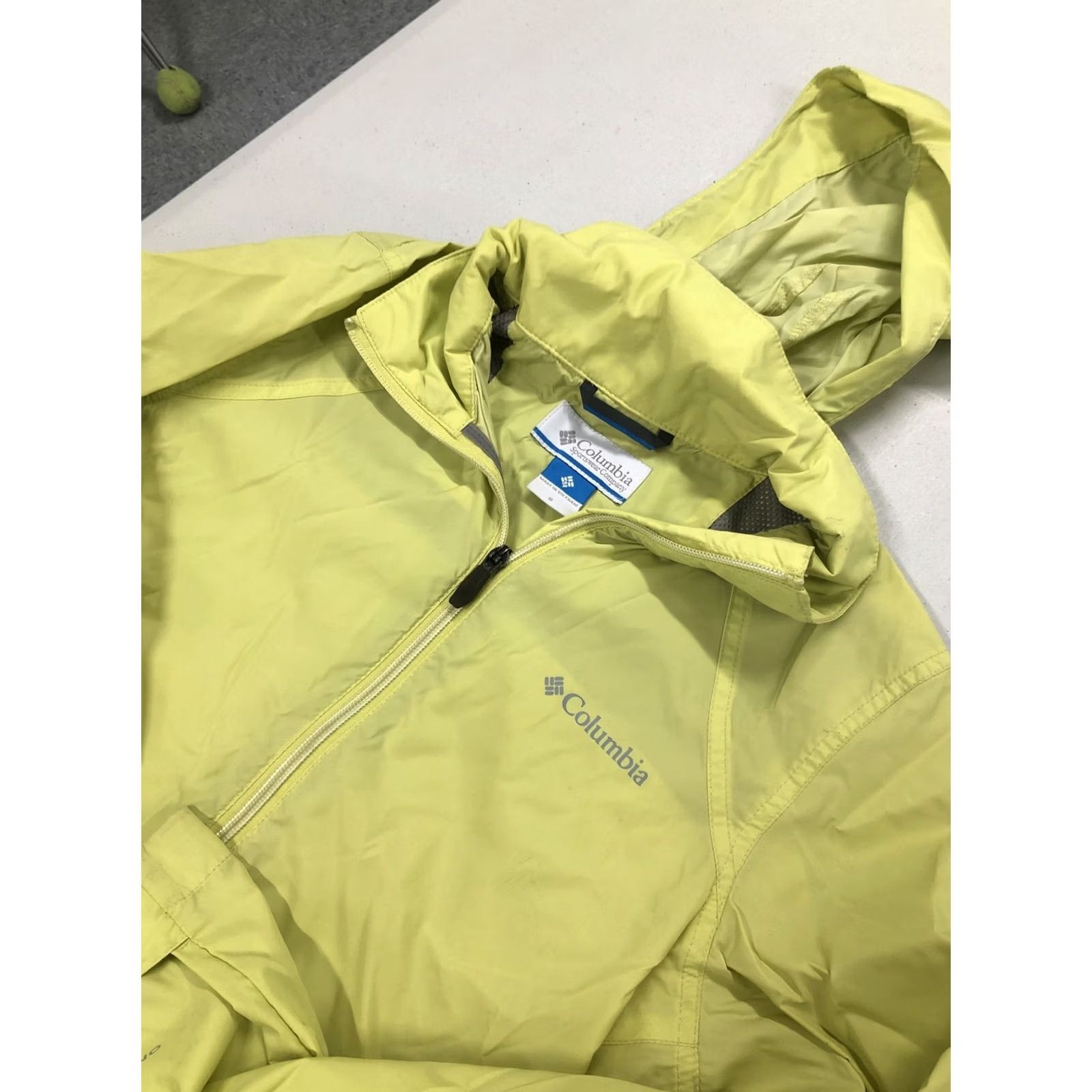 Vintage Columbia Womens Windbreaker Jacket Yellow Zip Up Hooded High Neck S Jacket Size S / US 4 / IT 40 - 2 Thumbnail