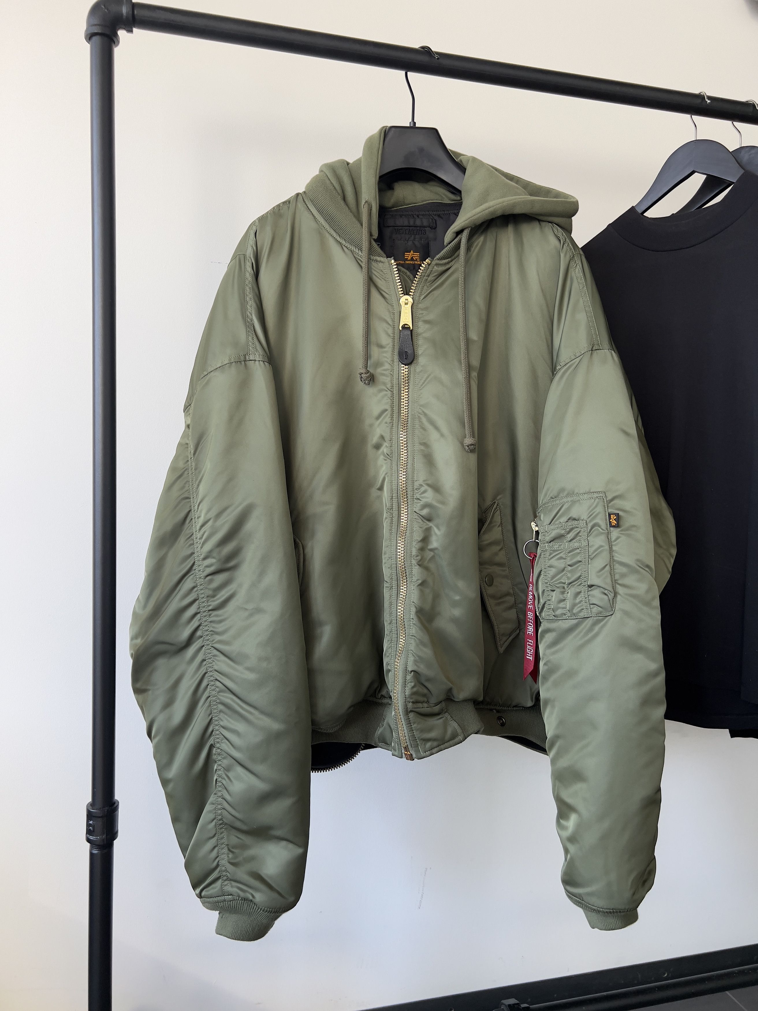 Alpha Industries × Vetements Vetements Oversize MA-1 Reversible