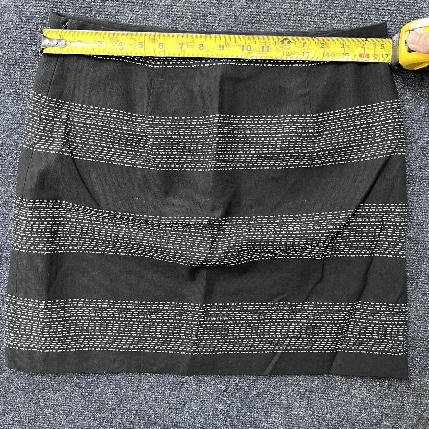 Loft LOFT Skirt Women 10 Black White Striped Mini Pencil Office Career Dressy Chic Size 32" / US 10 / IT 46 - 4 Thumbnail