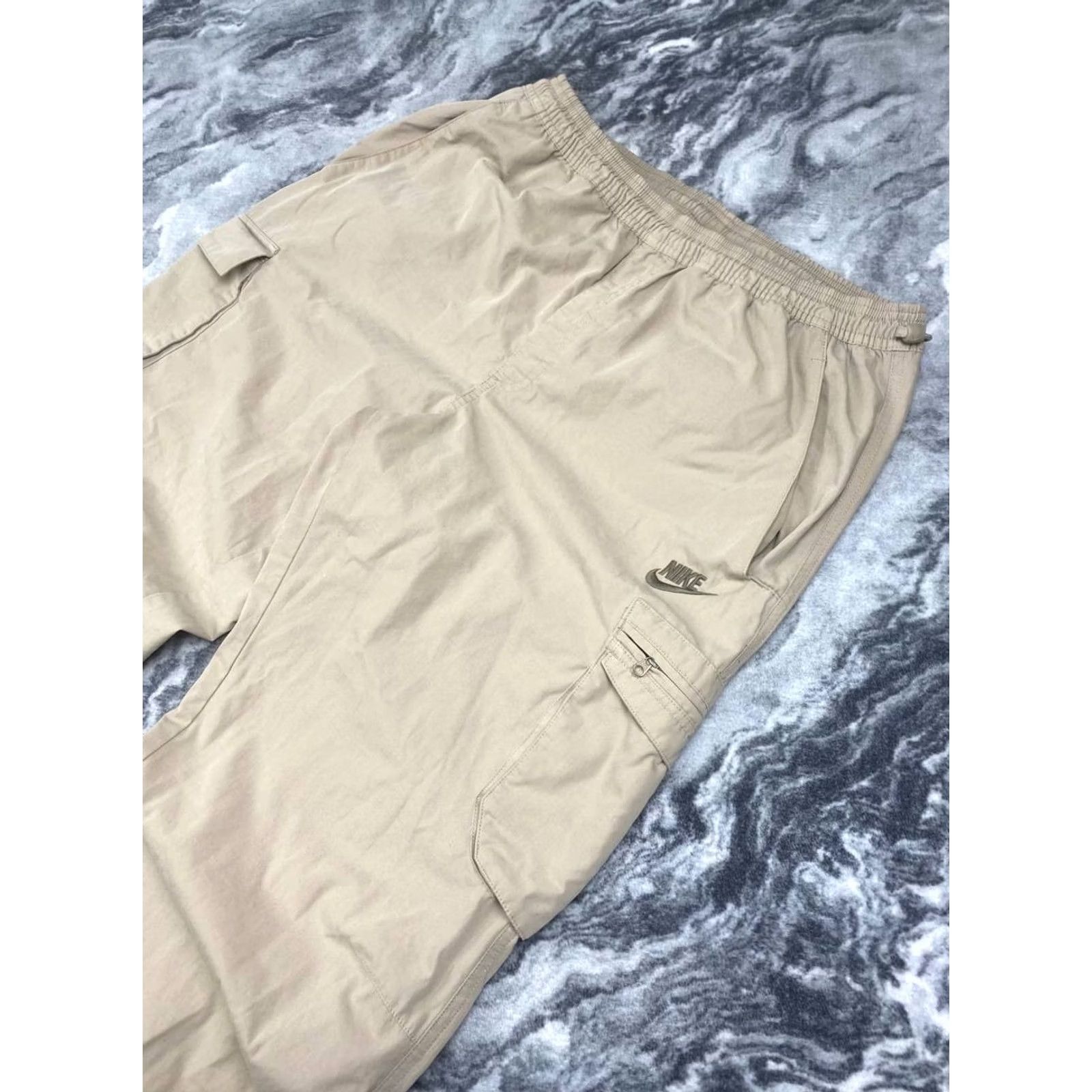 Nike VINTAGE Nike 00s Cargo Baggy Pants Men Size L Beige Wide-Leg Track Pants Pockets Drawstring Size US 33 - 2 Thumbnail