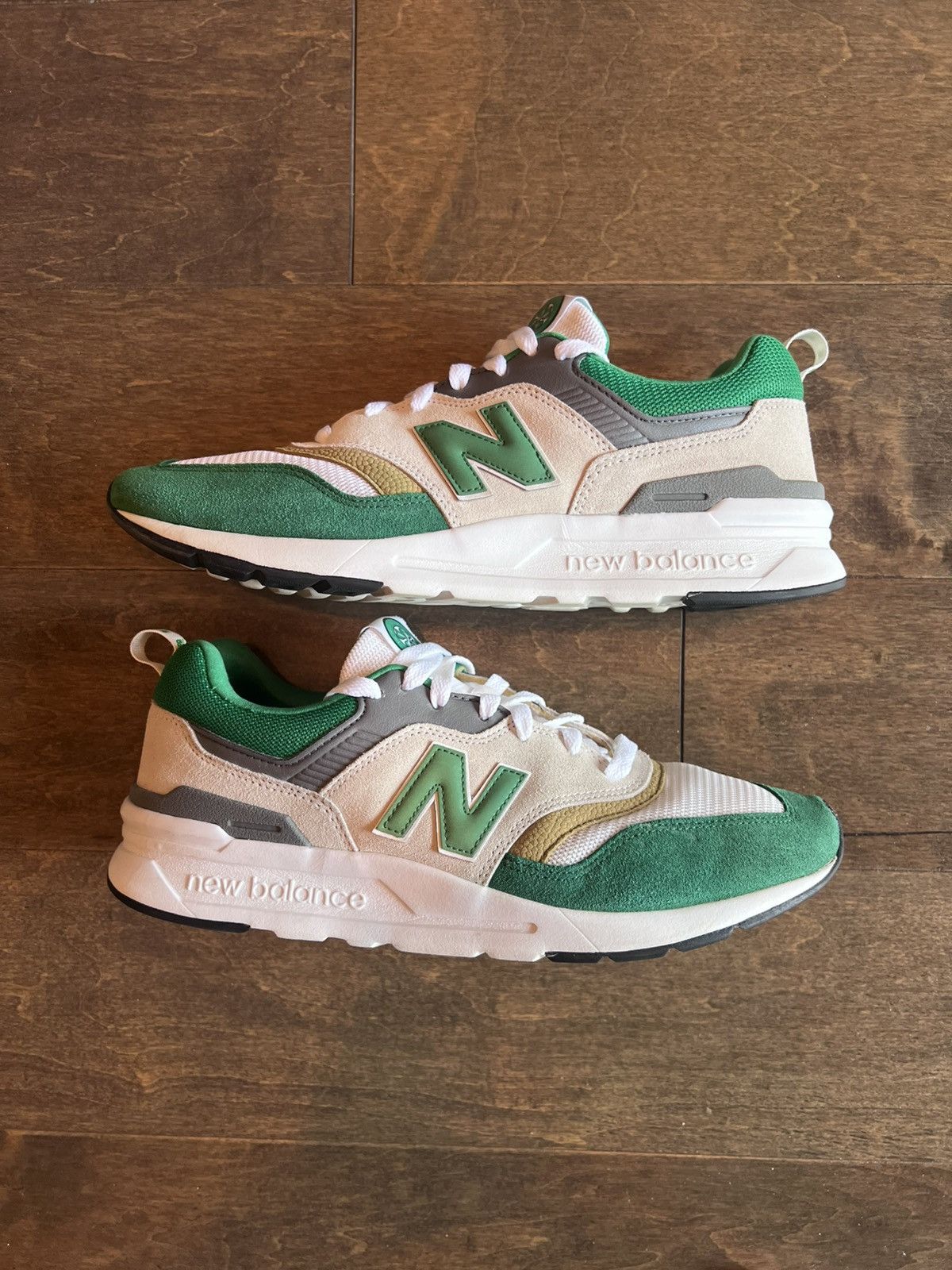 New Balance New Balance 997H ‘Celtic Football Club’ Size US 10.5 / EU 43-44 - 2 Thumbnail