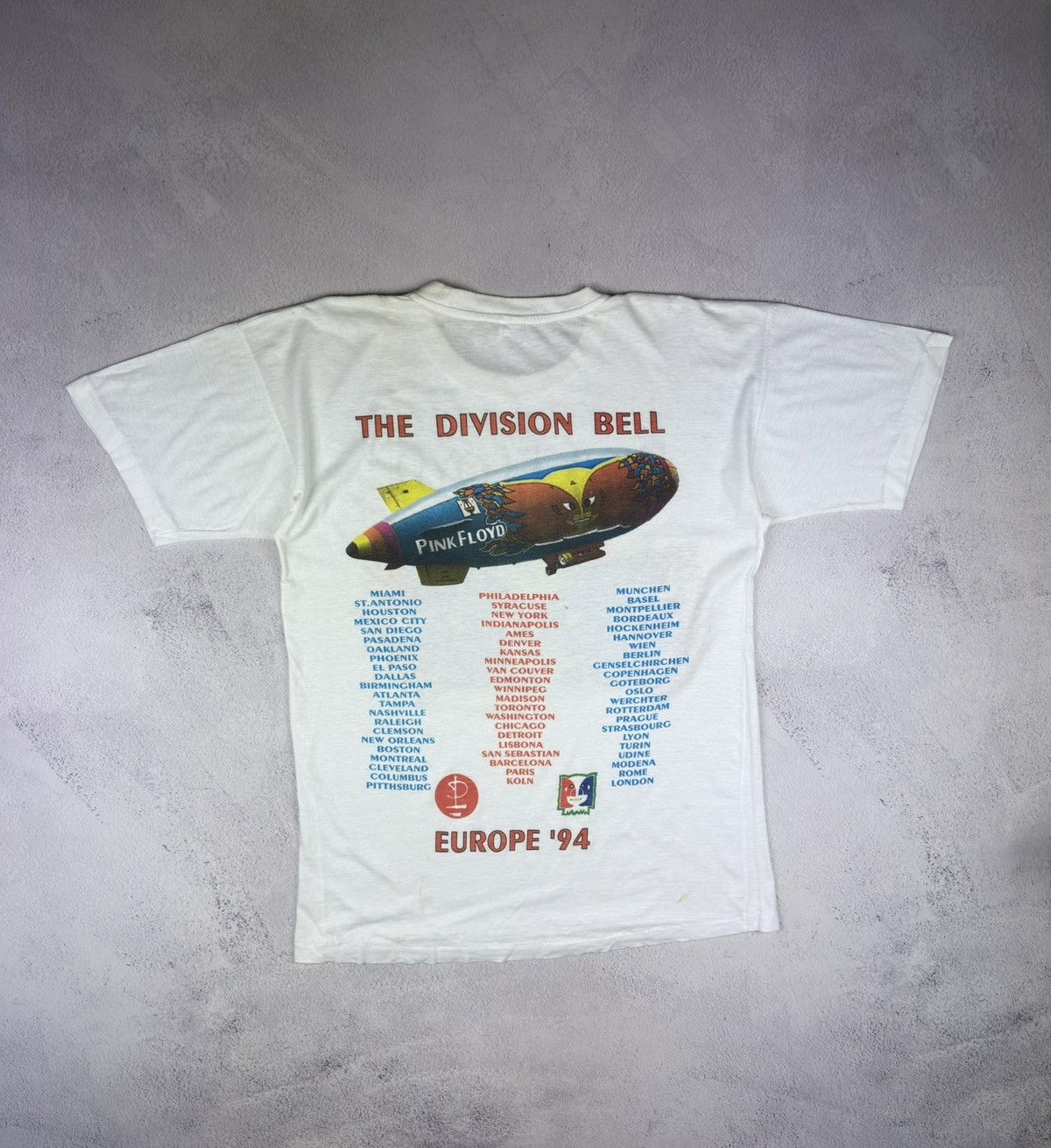 Pink Floyd Rare! Pink Floyd 'The Division Bell Tour Europe 1994 T-shirt Size US L / EU 52-54 / 3 - 10 Thumbnail