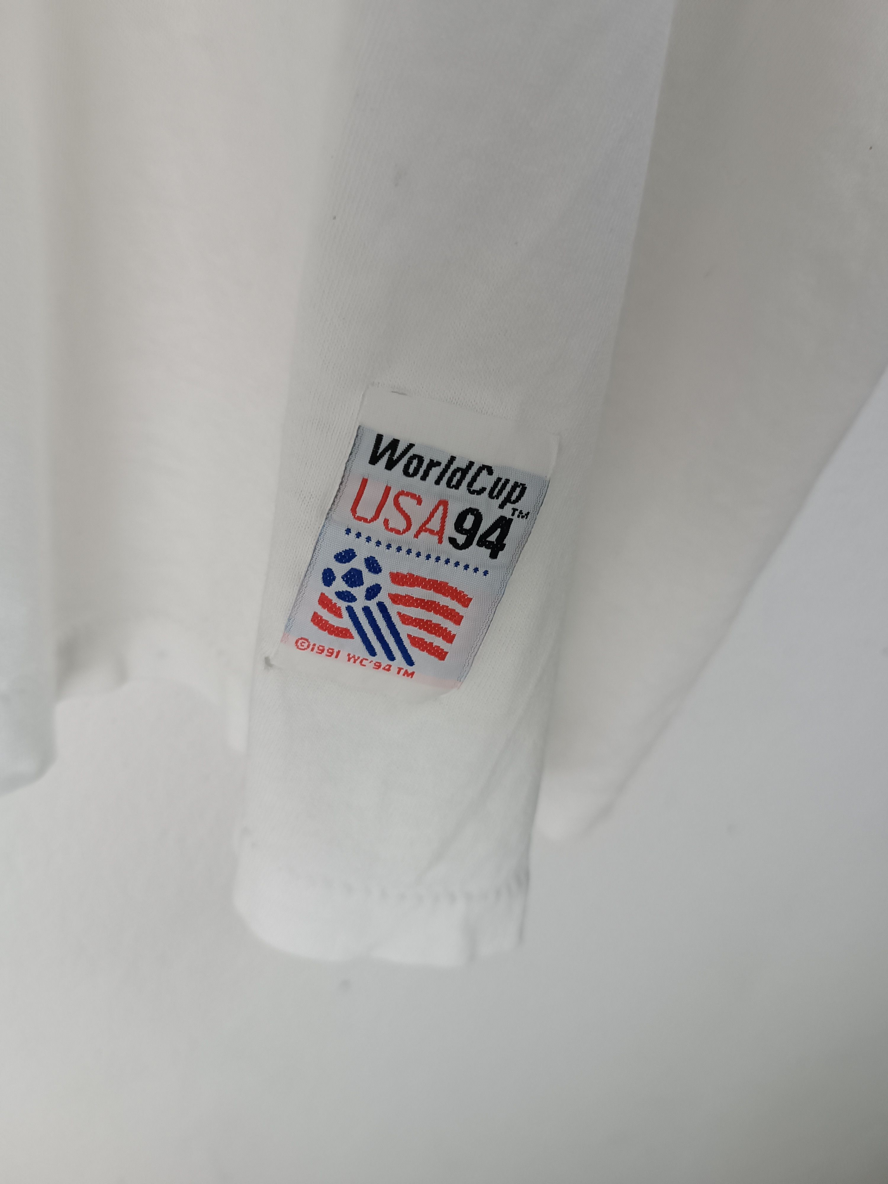 Vintage THRASHED FADED VINTAGE '94 WORLD CUP USA OVERSIZE TEE Size US XXL / EU 58 / 5 - 7 Thumbnail