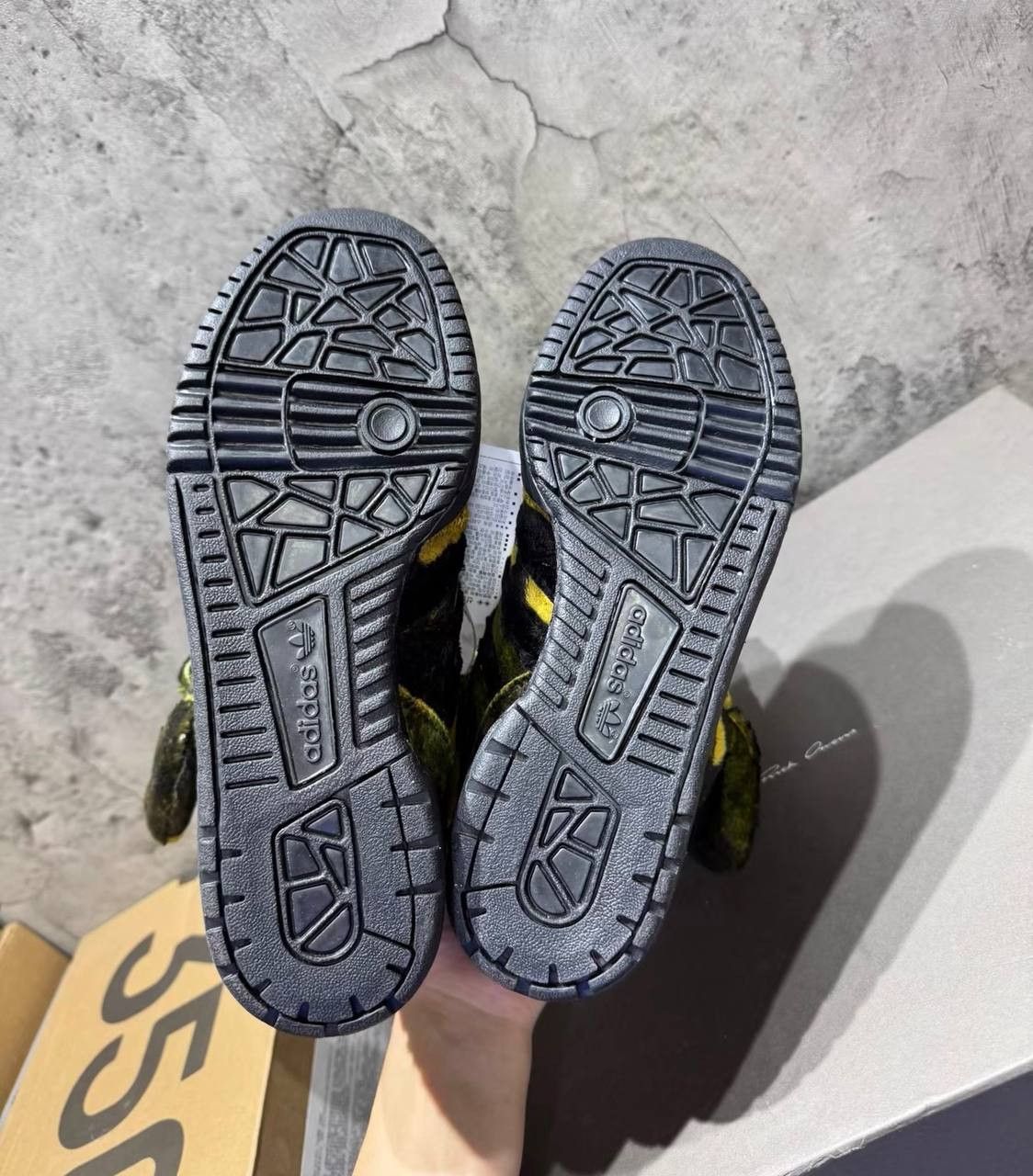 Jeremy Scott Adidas Jeremy Scott Wings Bear sneakers Size US 6 / EU 39 - 3 Thumbnail