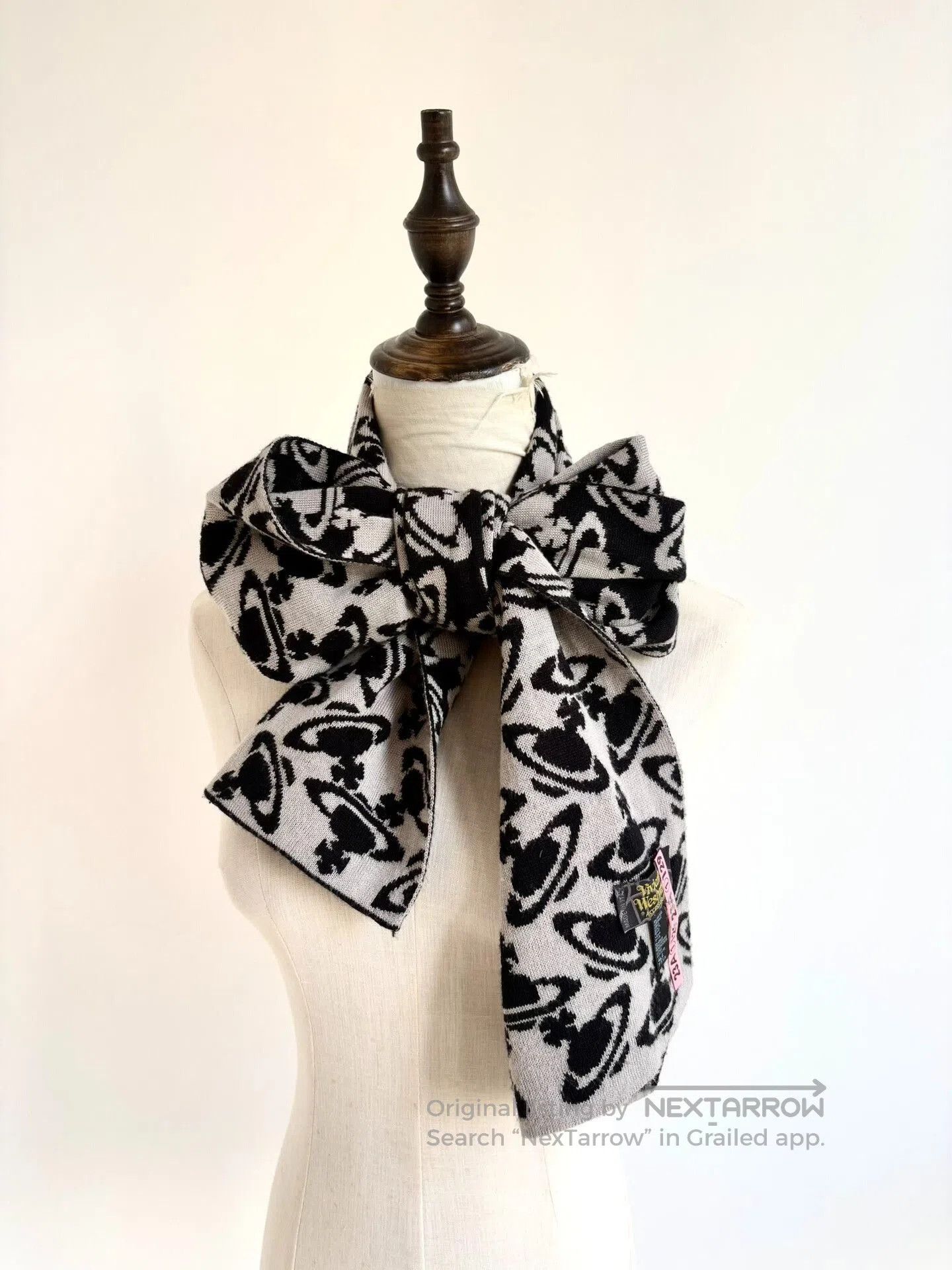 Vivienne Westwood vivienne westwood black and white scarf. Size ONE SIZE - 1 Thumbnail
