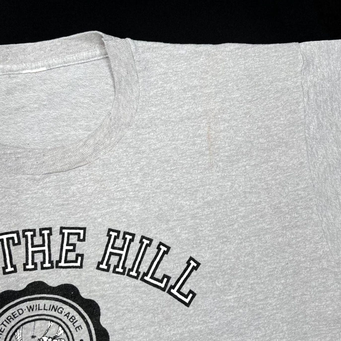 Vintage VINTAGE OVER THE HILL UNIVERSITY 1986 Novelty Graphic Single Stitch T-Shirt M/L Grey Mens Size L Size US L / EU 52-54 / 3 - 3 Thumbnail