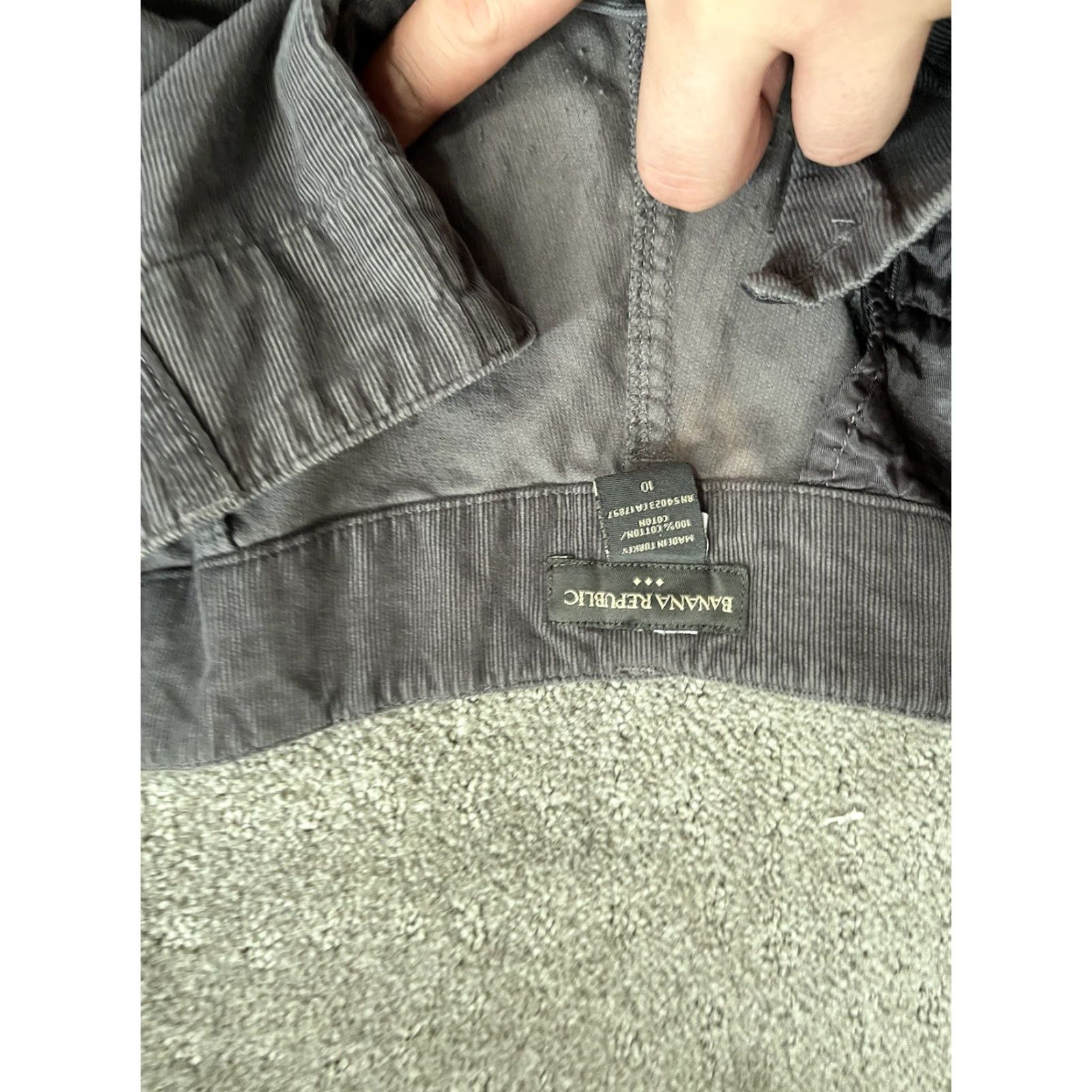 Banana Republic VINTAGE Banana Republic Gray Capri Corduroy Womens Capris 10 Y2K Retro Cotton Blend Corduroy Capri Shoes? Size ONE SIZE - 6 Thumbnail