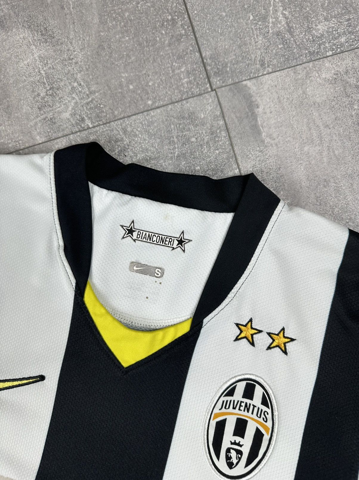 Nike Nike Juventus 2009/10 Home Soccer Football Jersey Size US S / EU 44-46 / 1 - 13 Thumbnail
