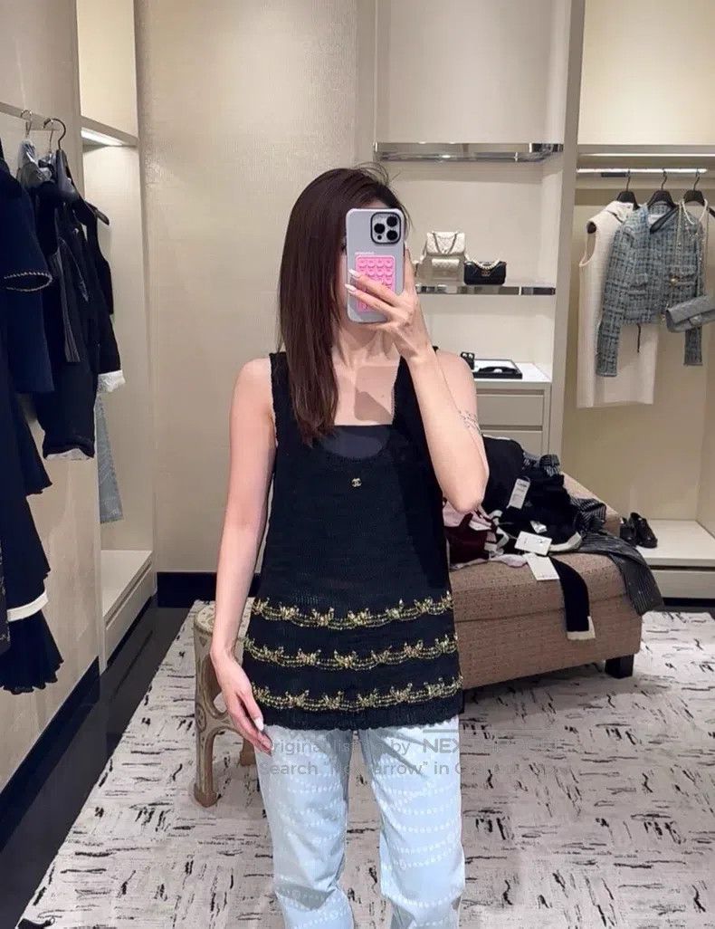 Chanel Chanel 25A black and gold knitted vest Size XXS / US 00 / IT 34 - 8 Thumbnail