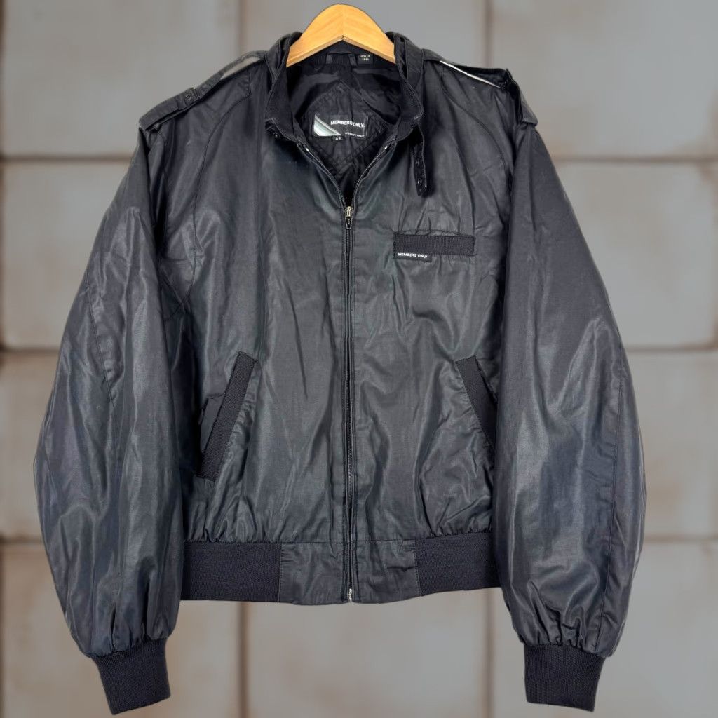 Members Only VINTAGE Members Only Europe Craft Men's 44 Black Bomber Jacket 90s 80s Size US S / EU 44-46 / 1 - 1 Thumbnail